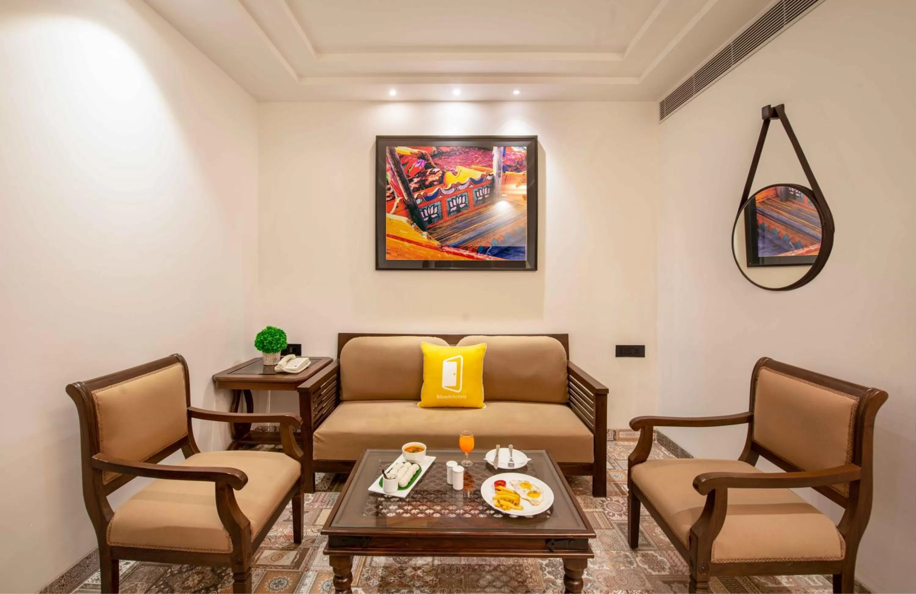 Seating area in Bloom Boutique l GK1