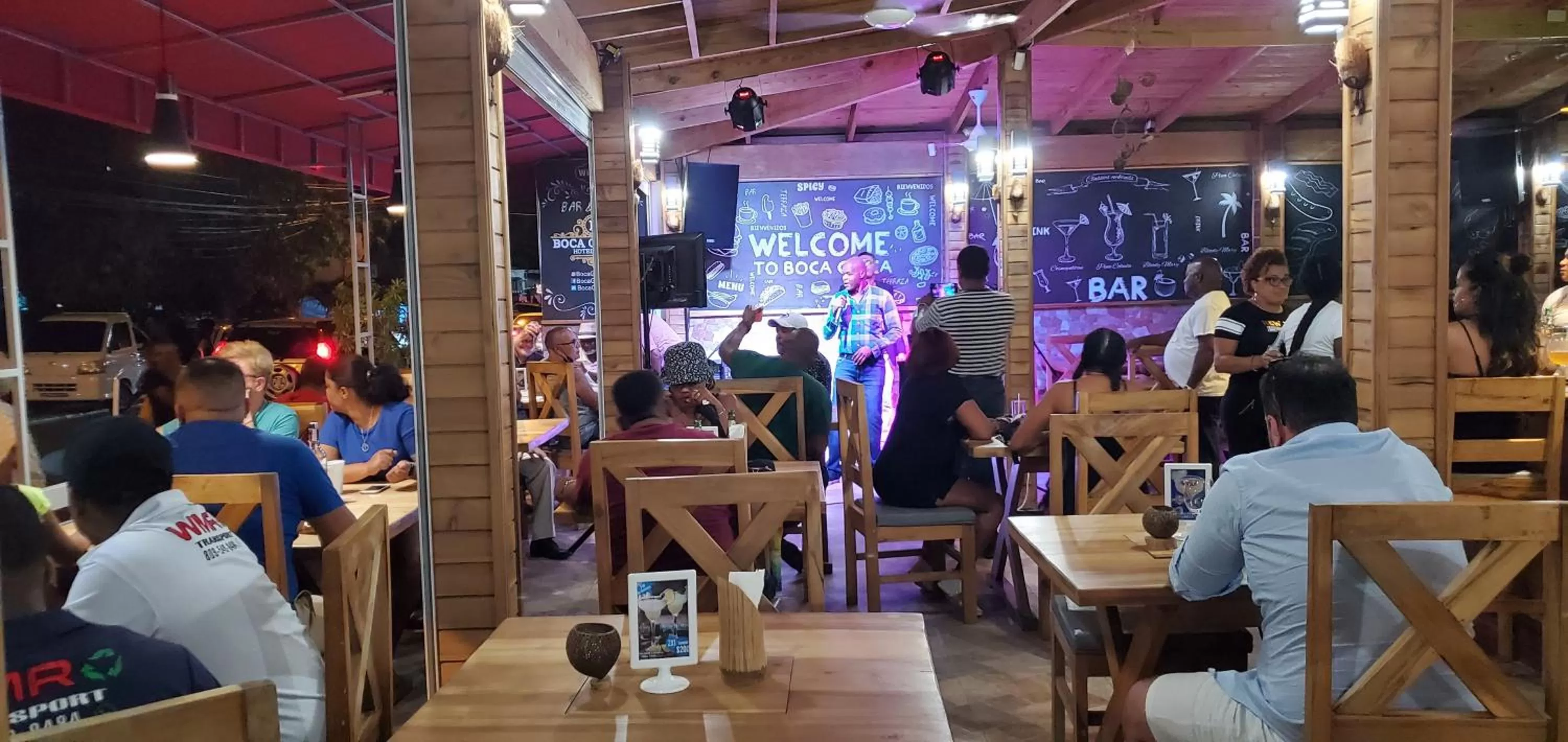 Restaurant/places to eat in Boca Grande Hotel Suites