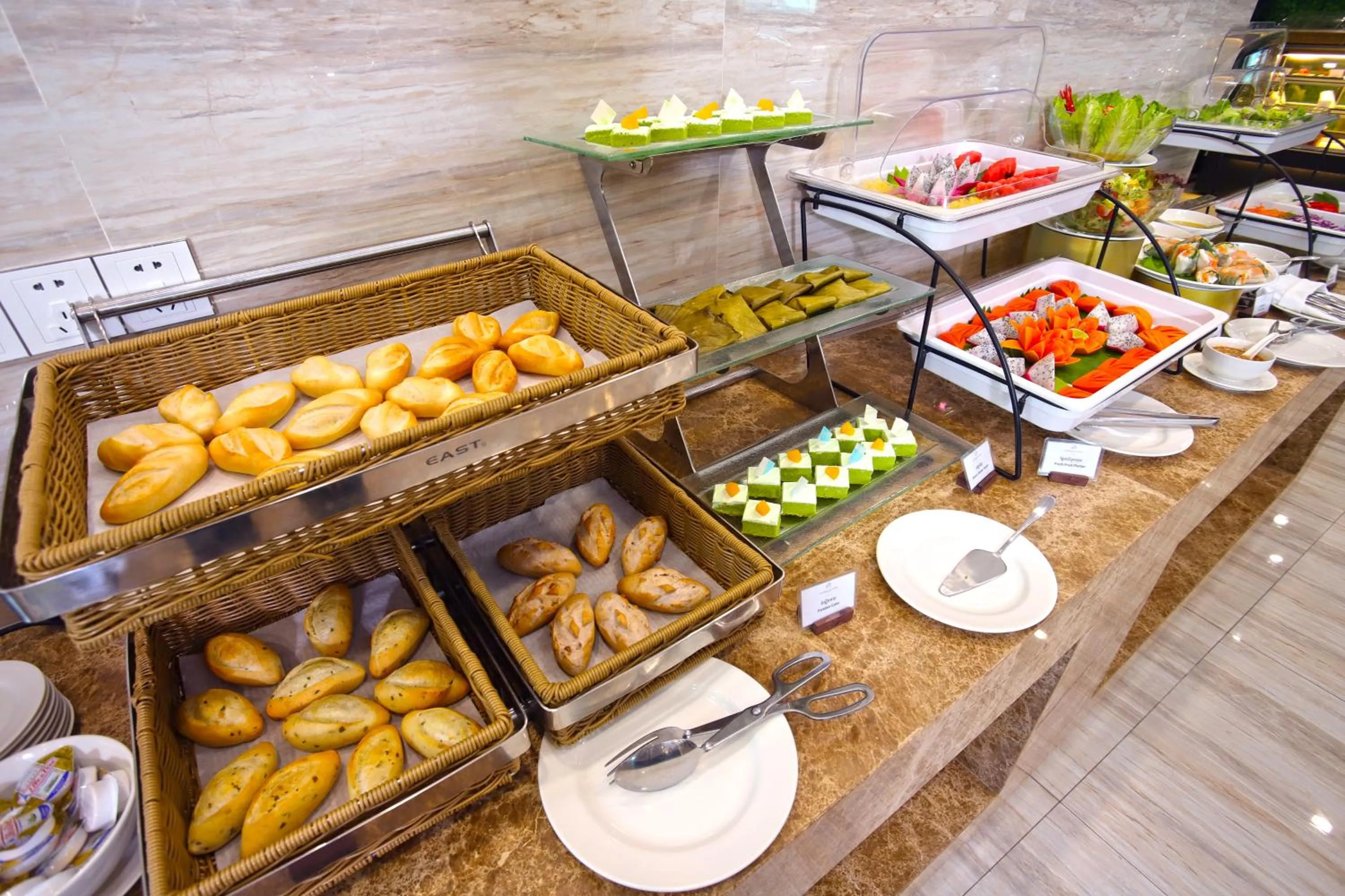 Food and drinks in Olympia City Hotel by Dara