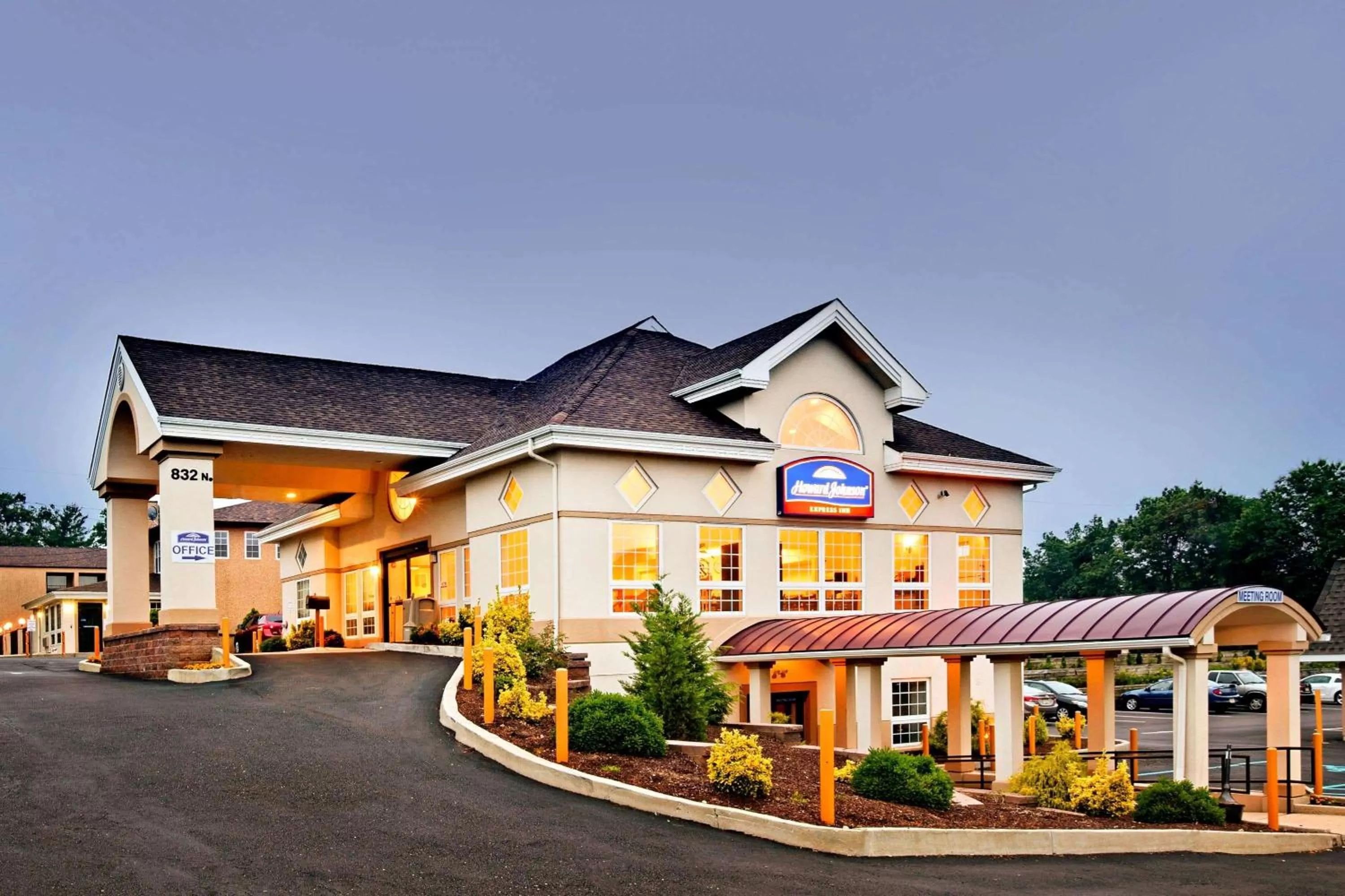 Property building in Howard Johnson by Wyndham Blackwood Near Philadelphia
