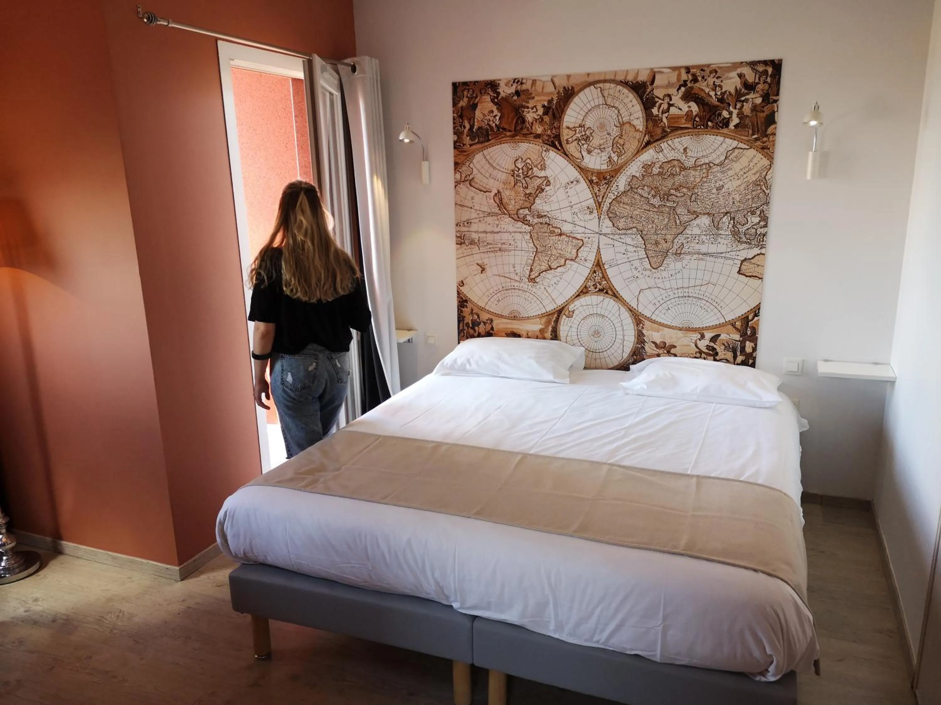 Bed in Hotel Grand Cap Rooftop Pool