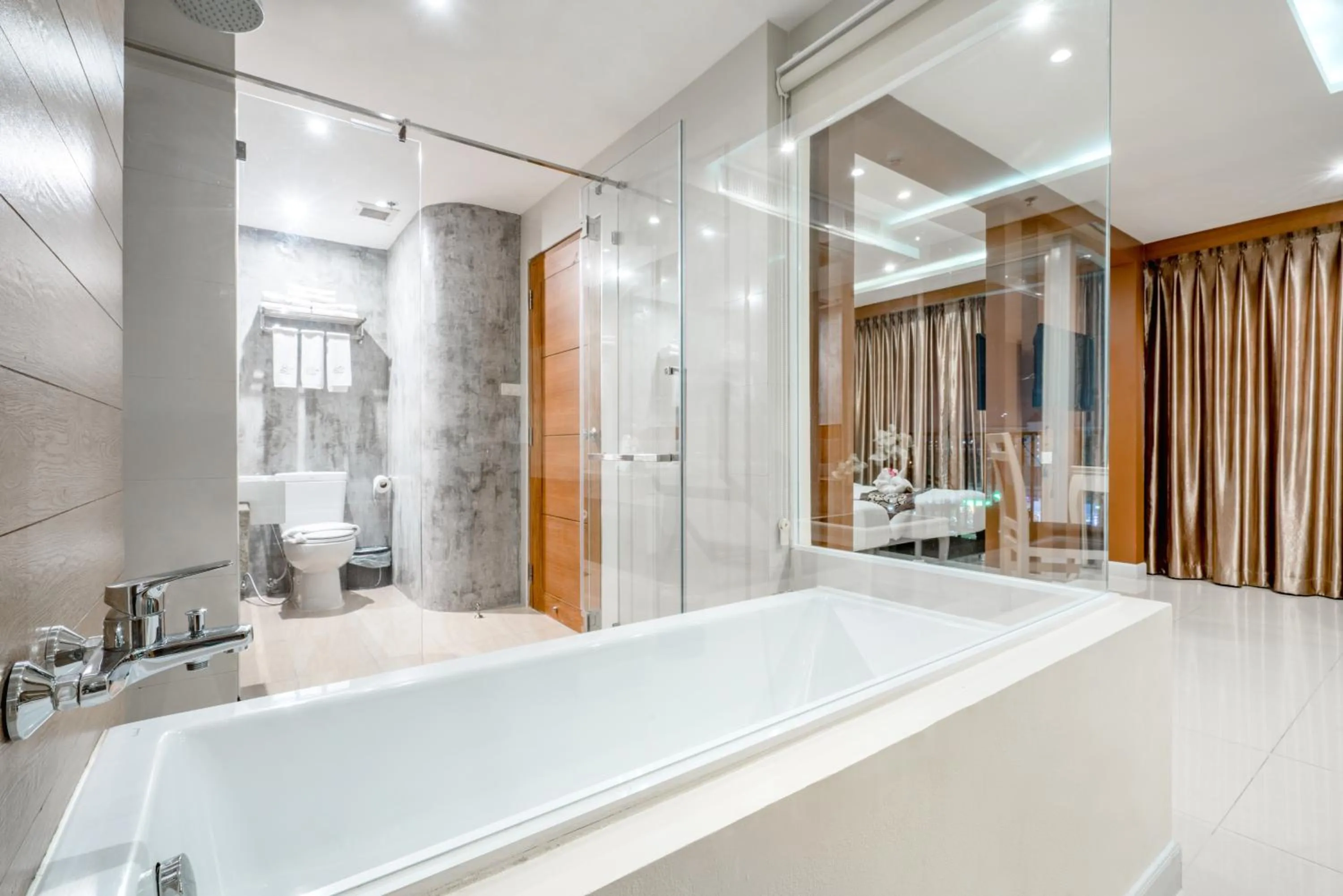 Shower in 247 Boutique Hotel