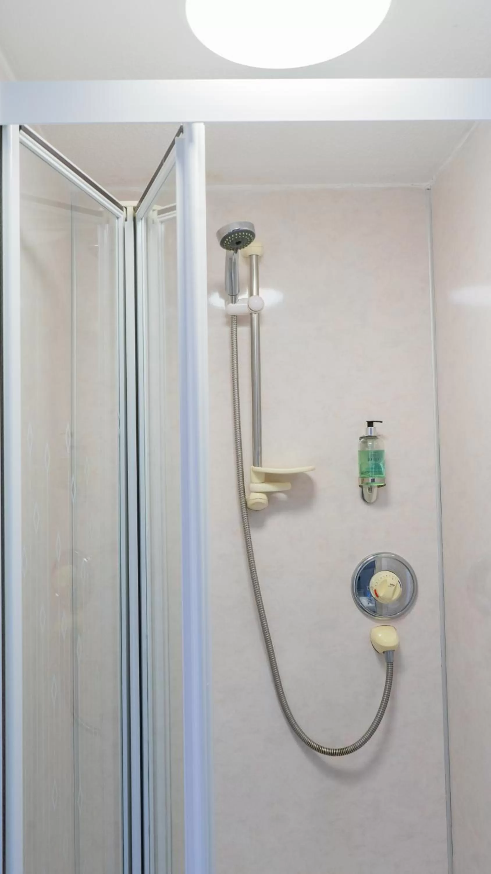 Shower in Firth Hotel & Restaurant