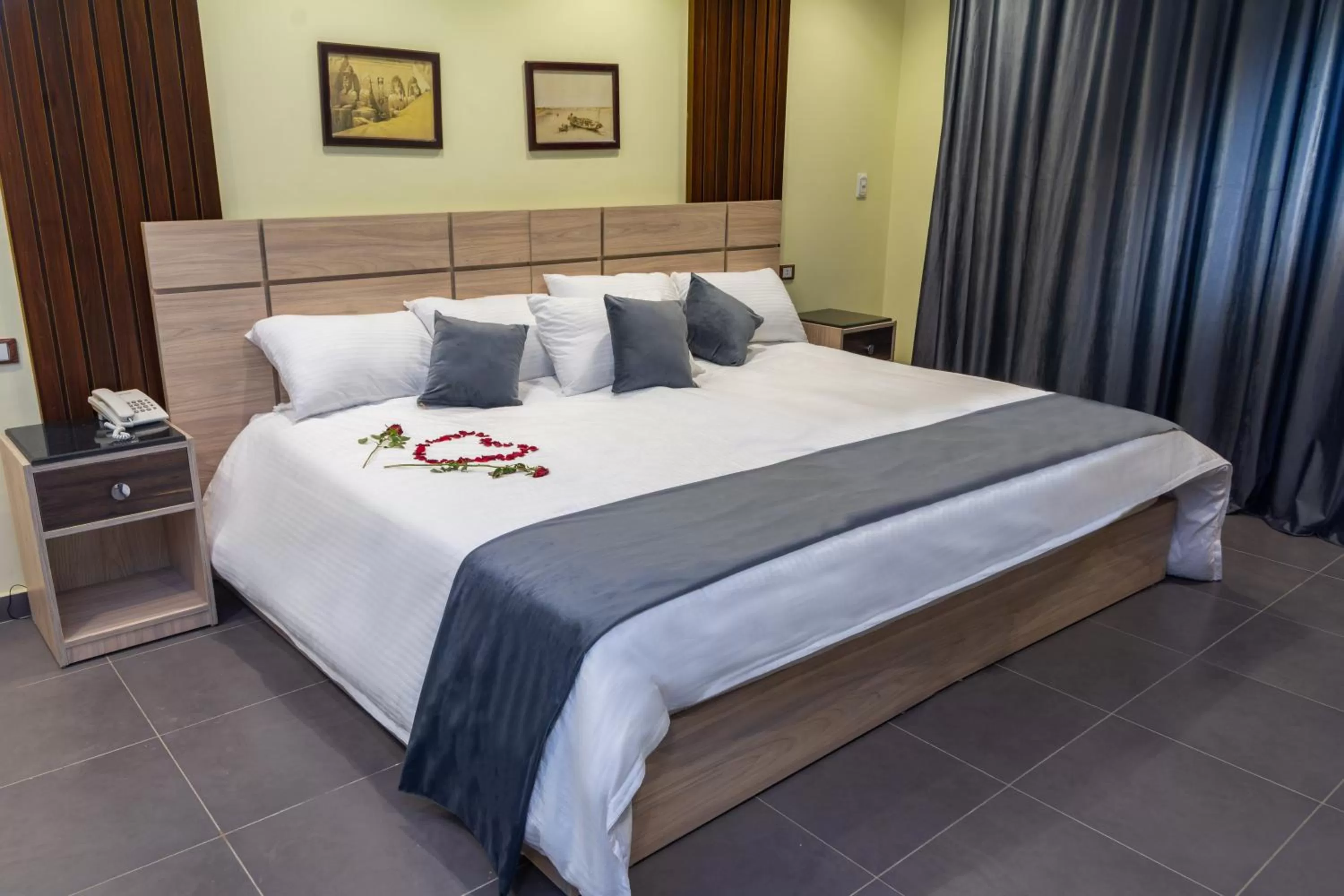 Bed in Brothers Pyramids View