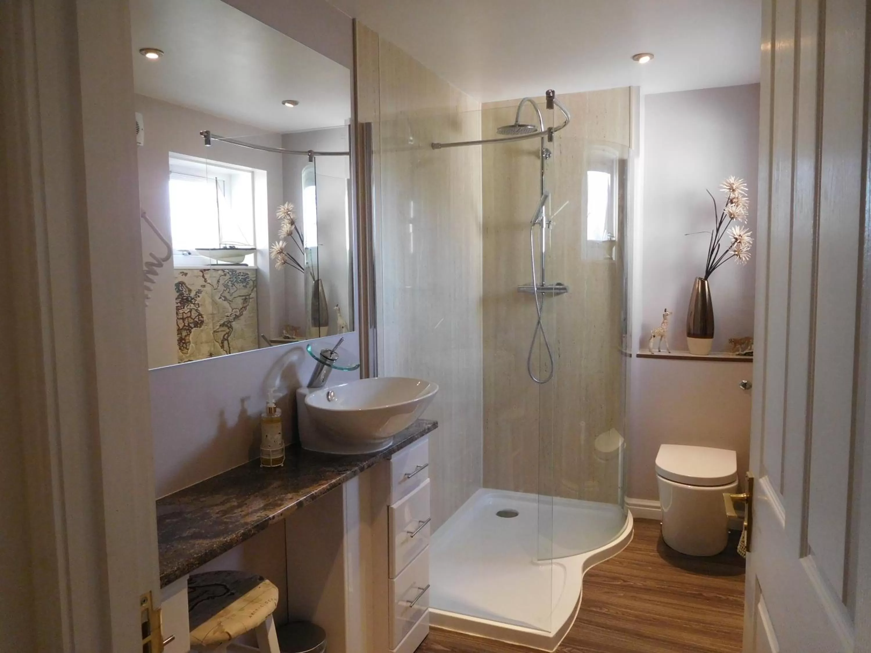 Shower, Bathroom in Maple Cottage B&B