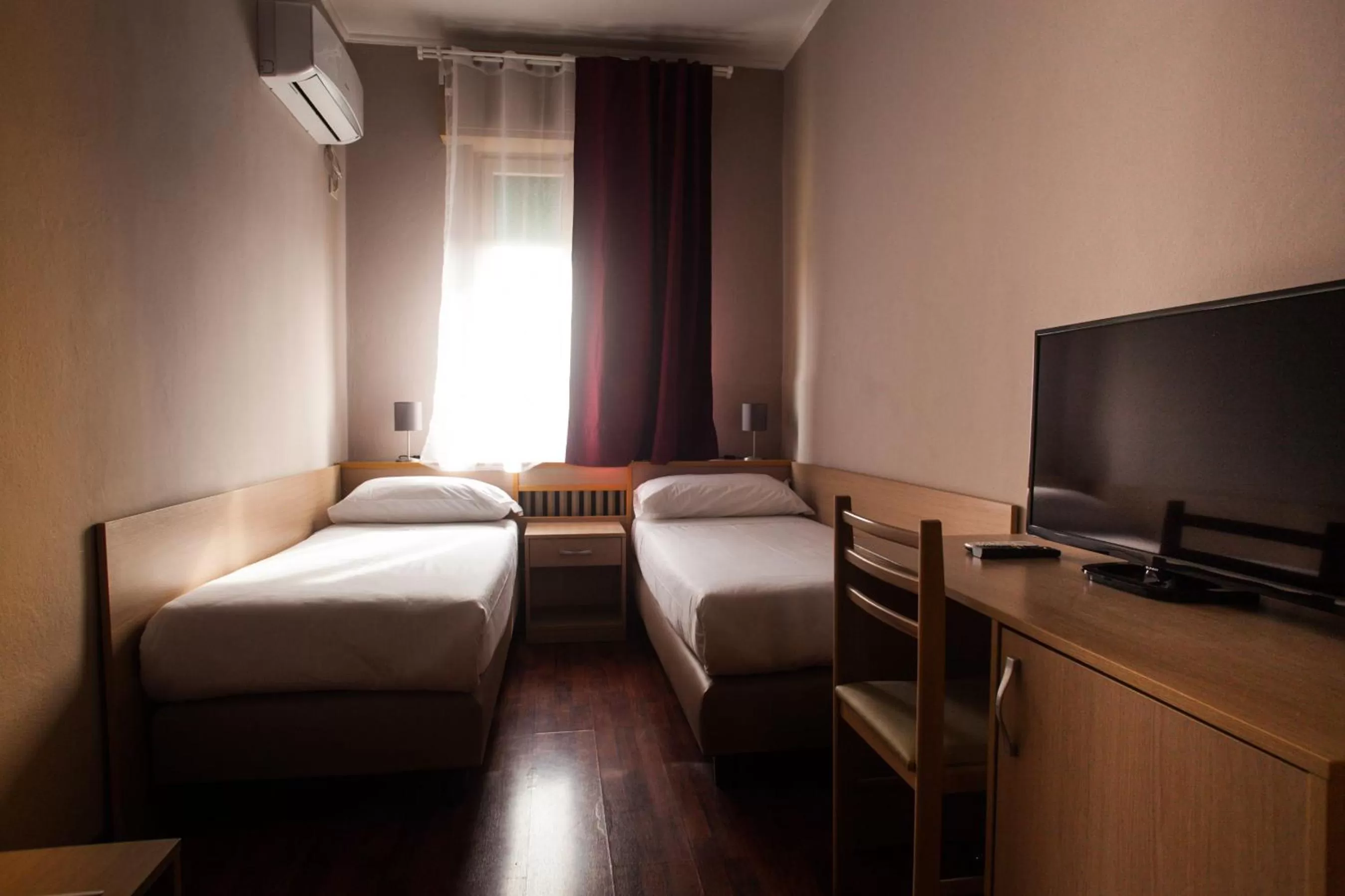 Photo of the whole room, Bed in Hotel di Porta Romana