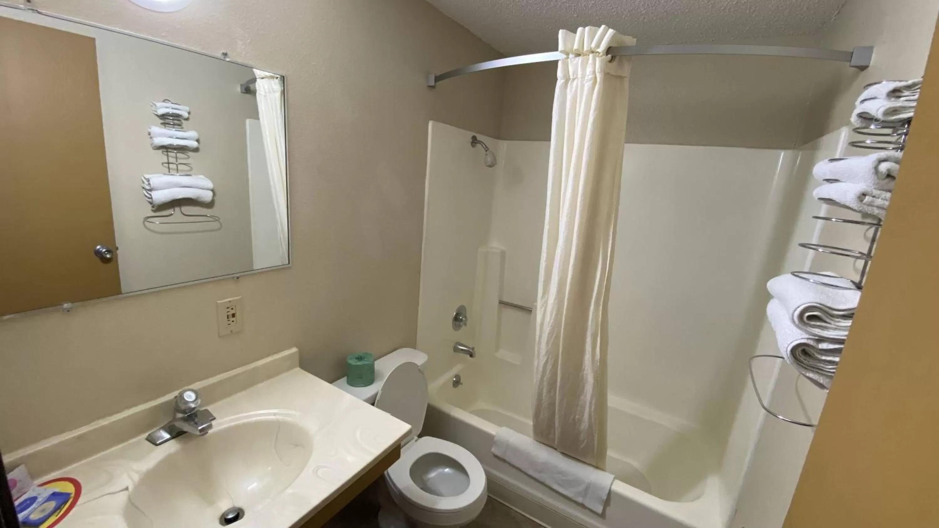 Shower in Newton Inn