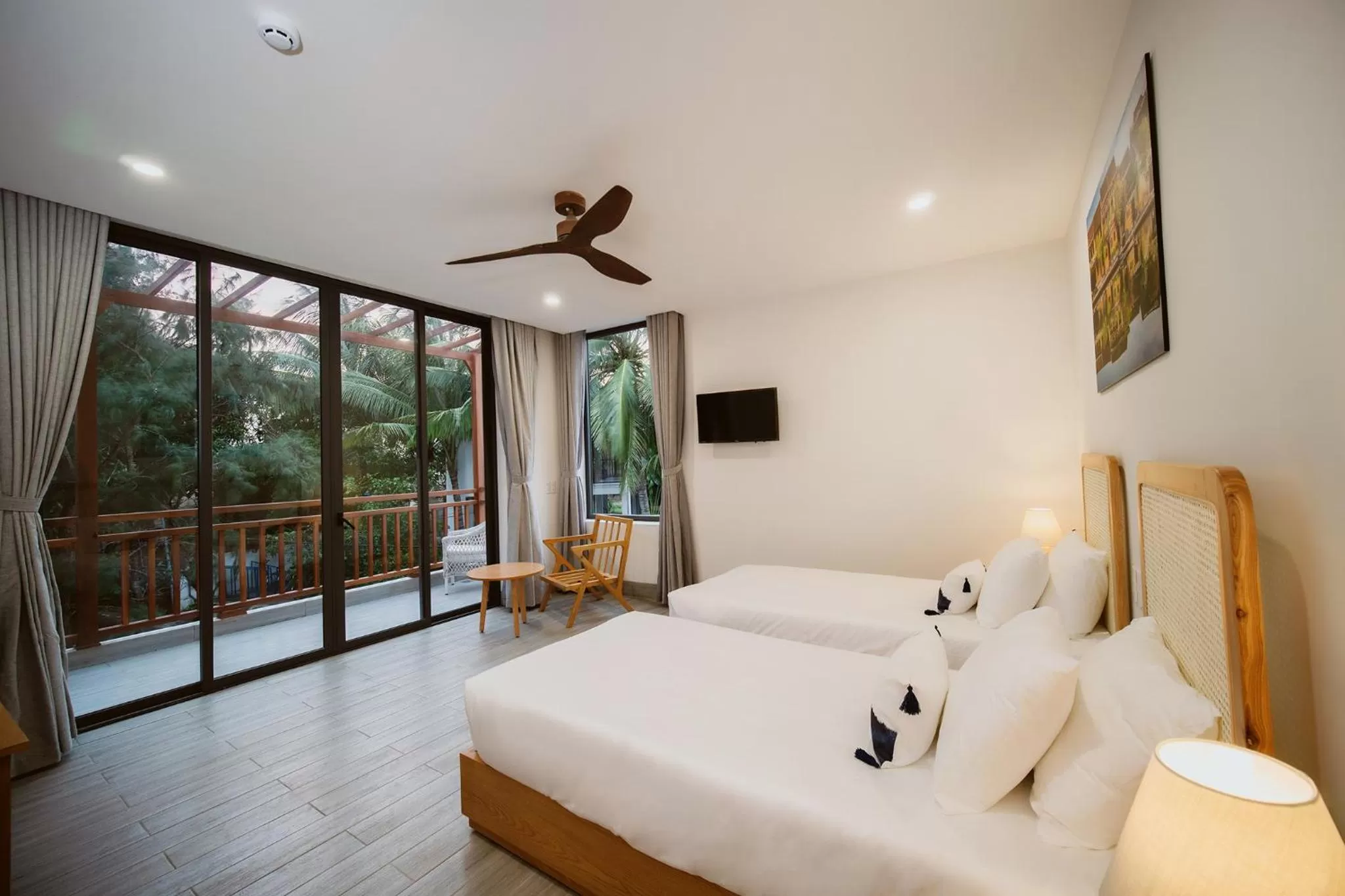 Photo of the whole room, Bed in The Watermark Beachside Hotel