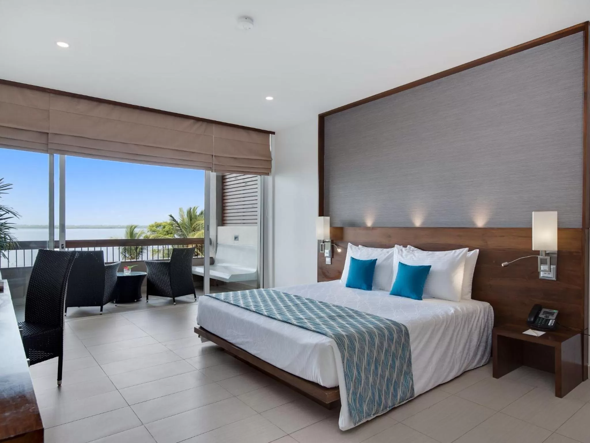 Photo of the whole room, Bed in Amagi Aria Airport Transit Hotel