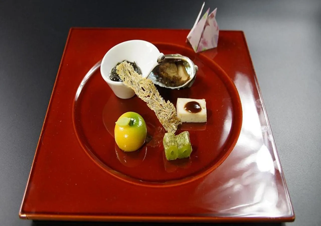 Food and drinks in Hotel Asafuji