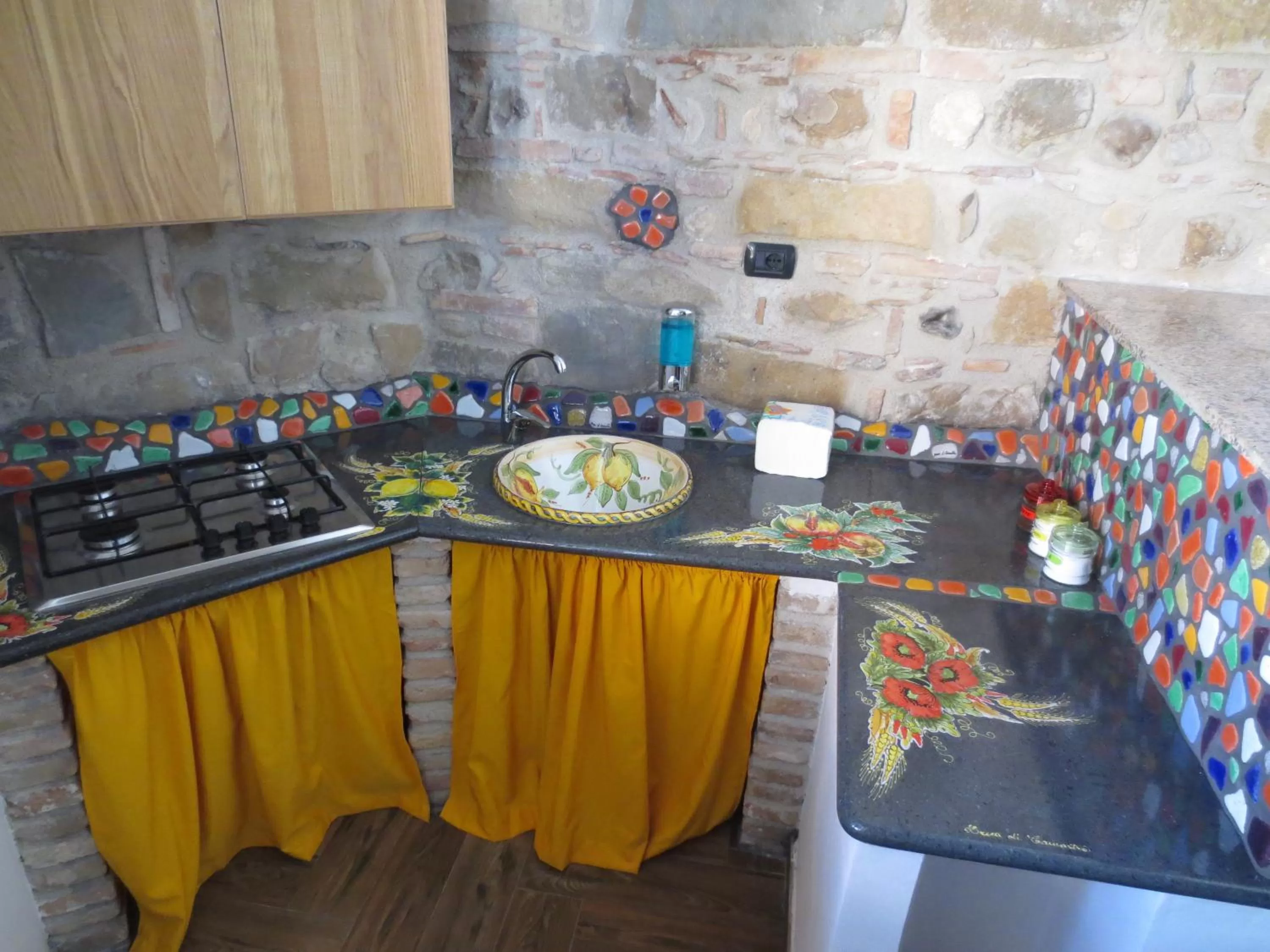 On site, Kitchen/Kitchenette in Aurora Bed and Breakfast