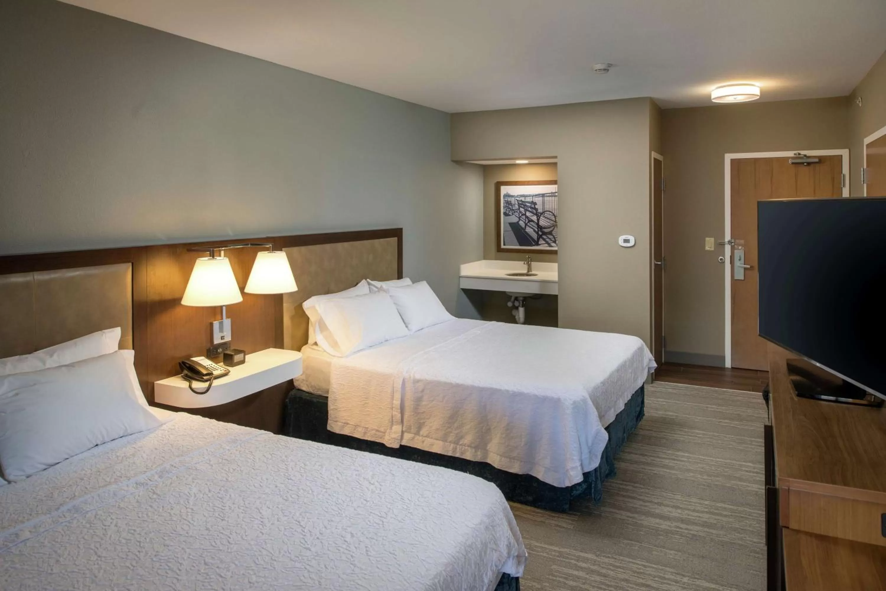 Bedroom, Bed in Hampton Inn & Suites Binghamton/Vestal