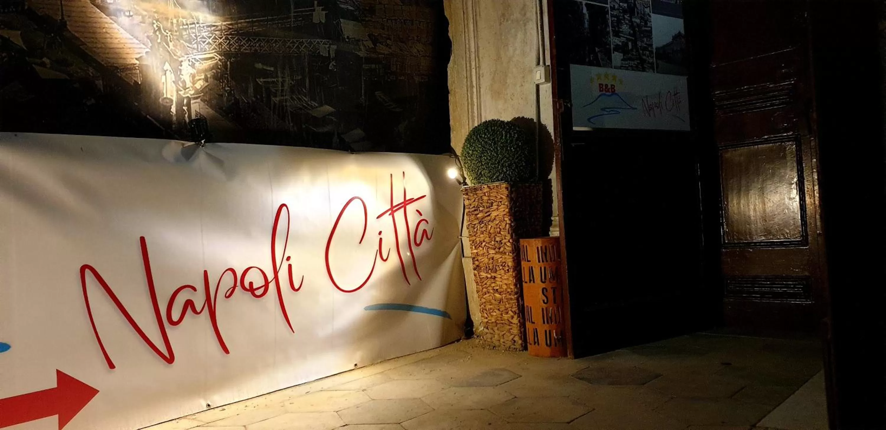 Property logo or sign, Property Logo/Sign in B&B Napoli Città