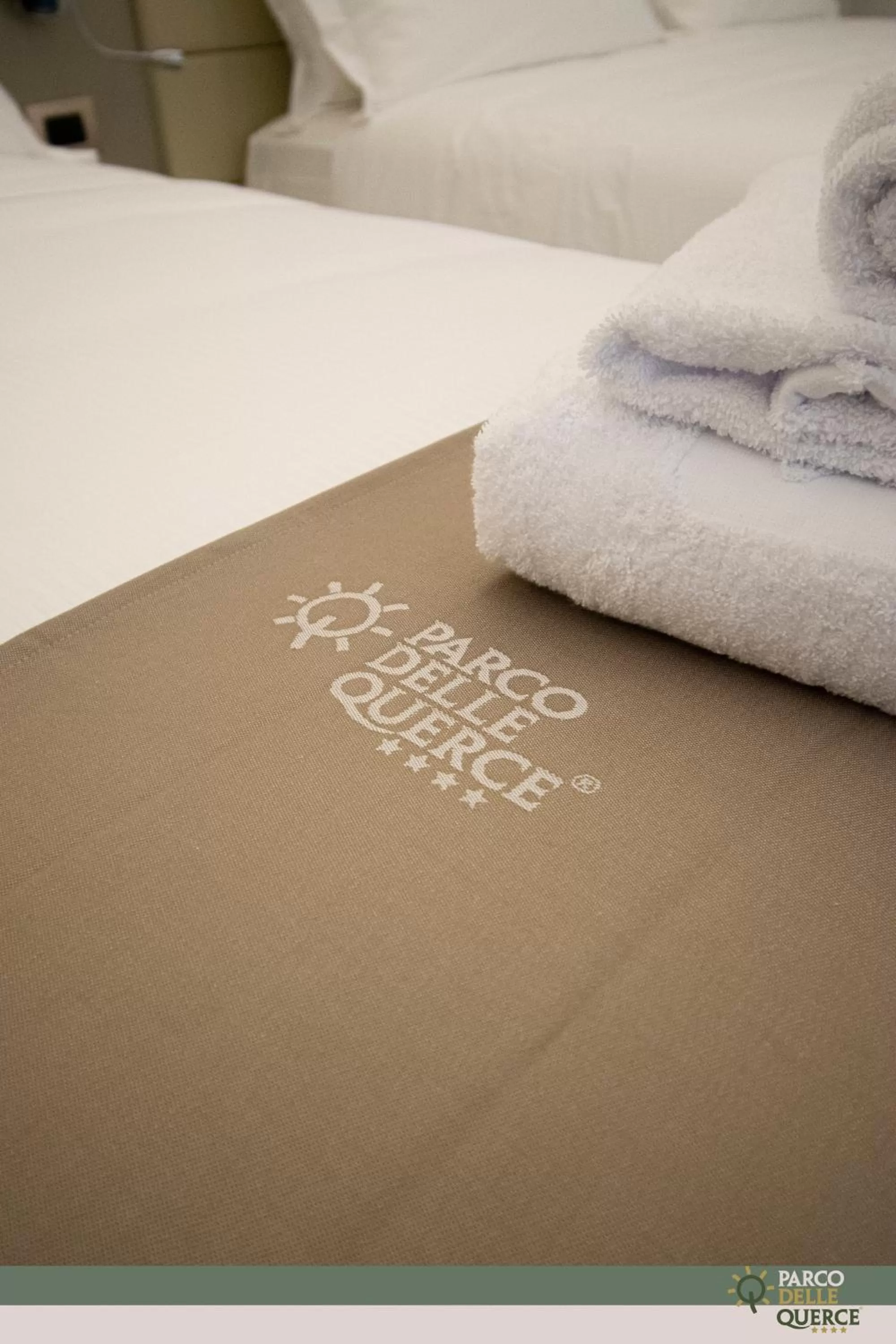 Logo/Certificate/Sign, Bed in Hotel Parco delle Querce