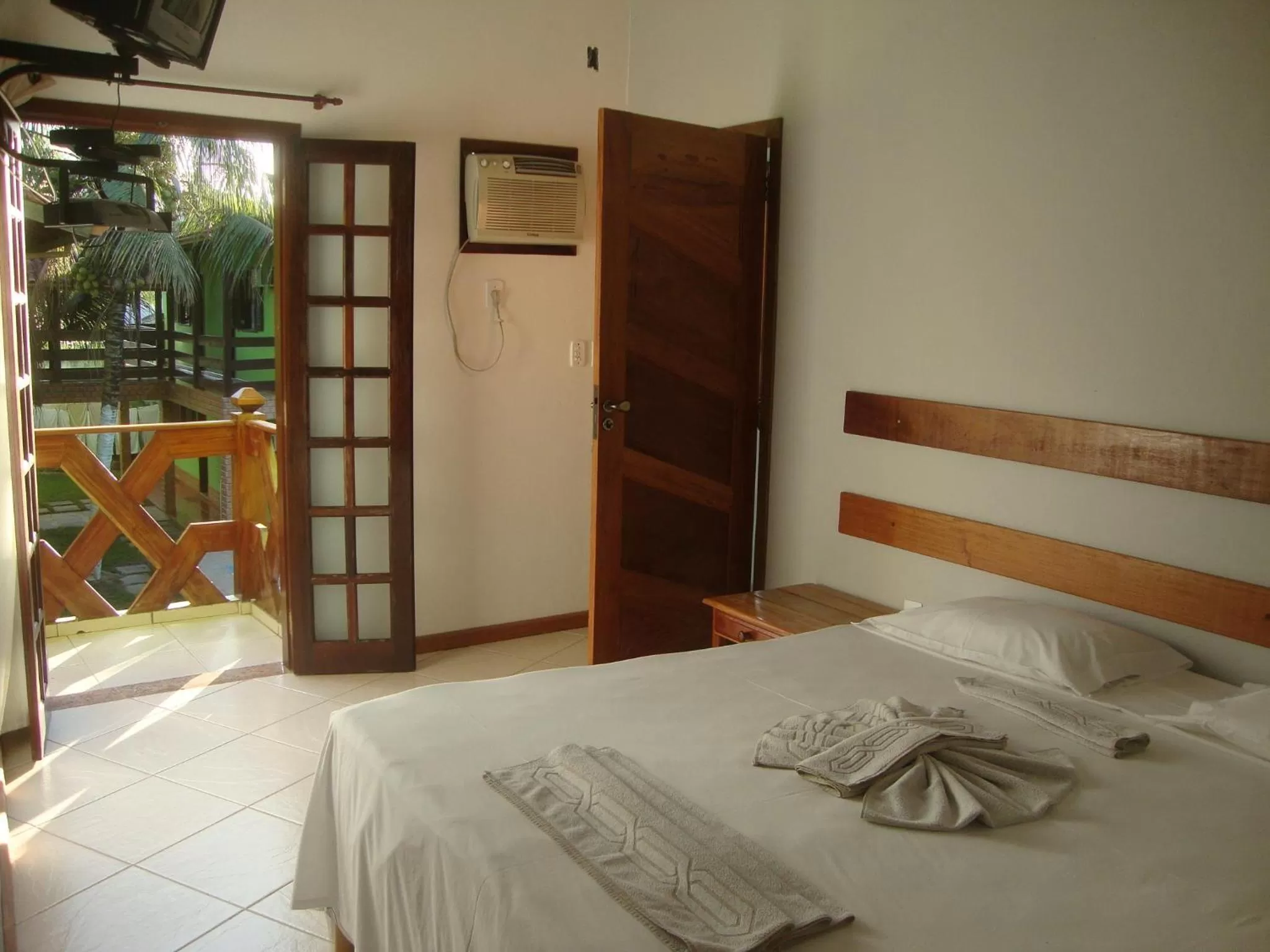 Day, Bed in Pousada Flor de Paraty