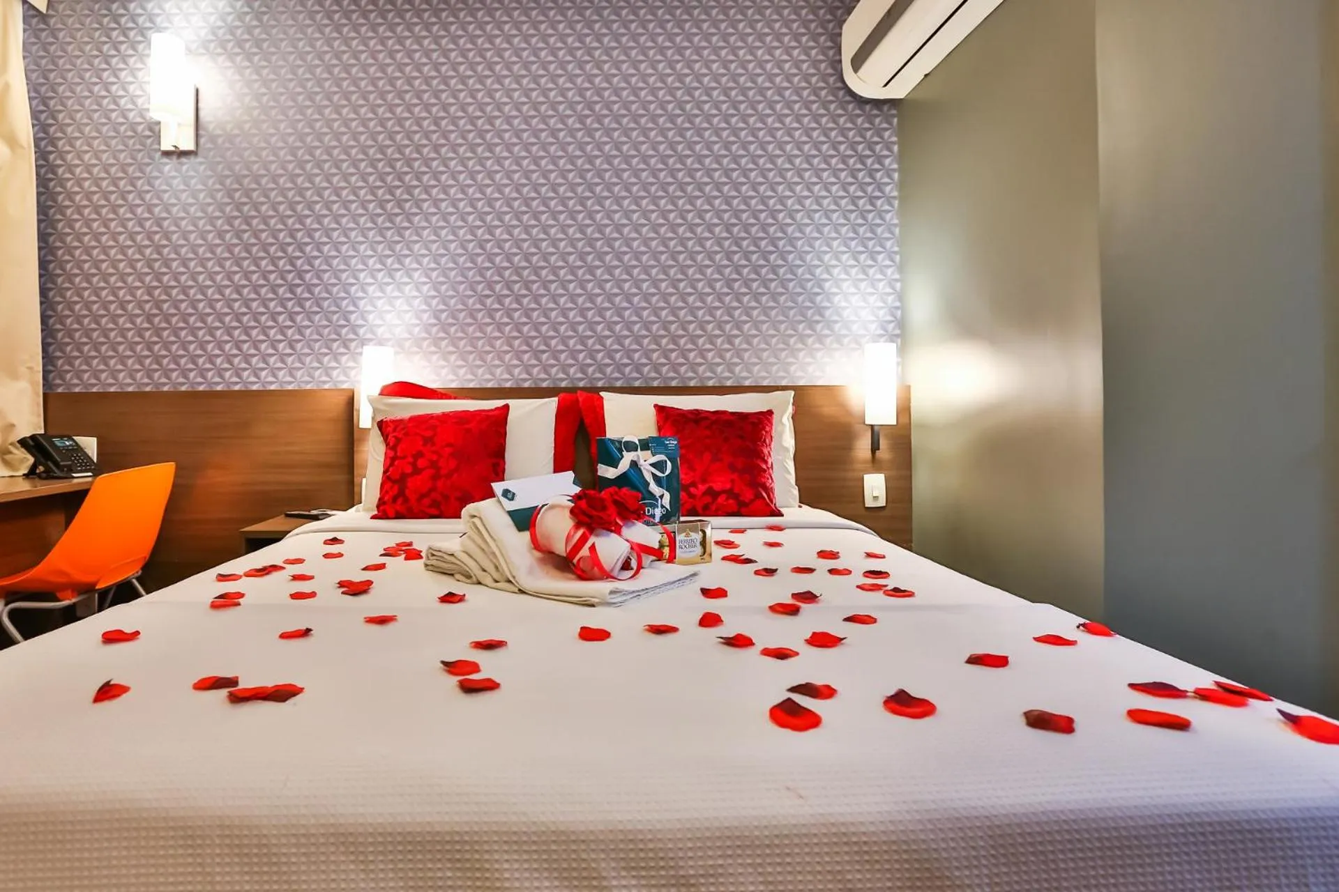 Photo of the whole room, Bed in San Diego Express Barro Preto