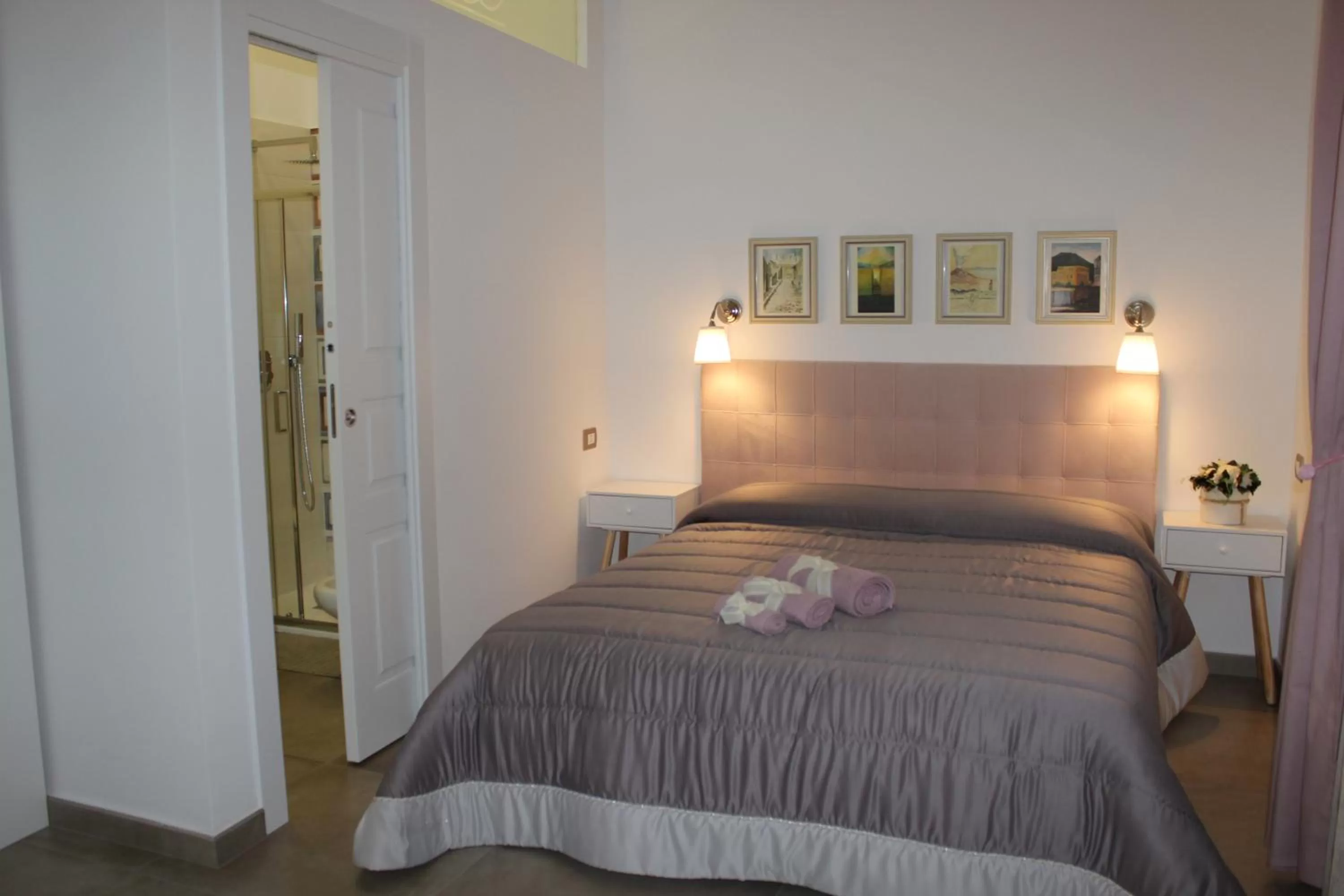 Bed in B&B 80056 Ercolano