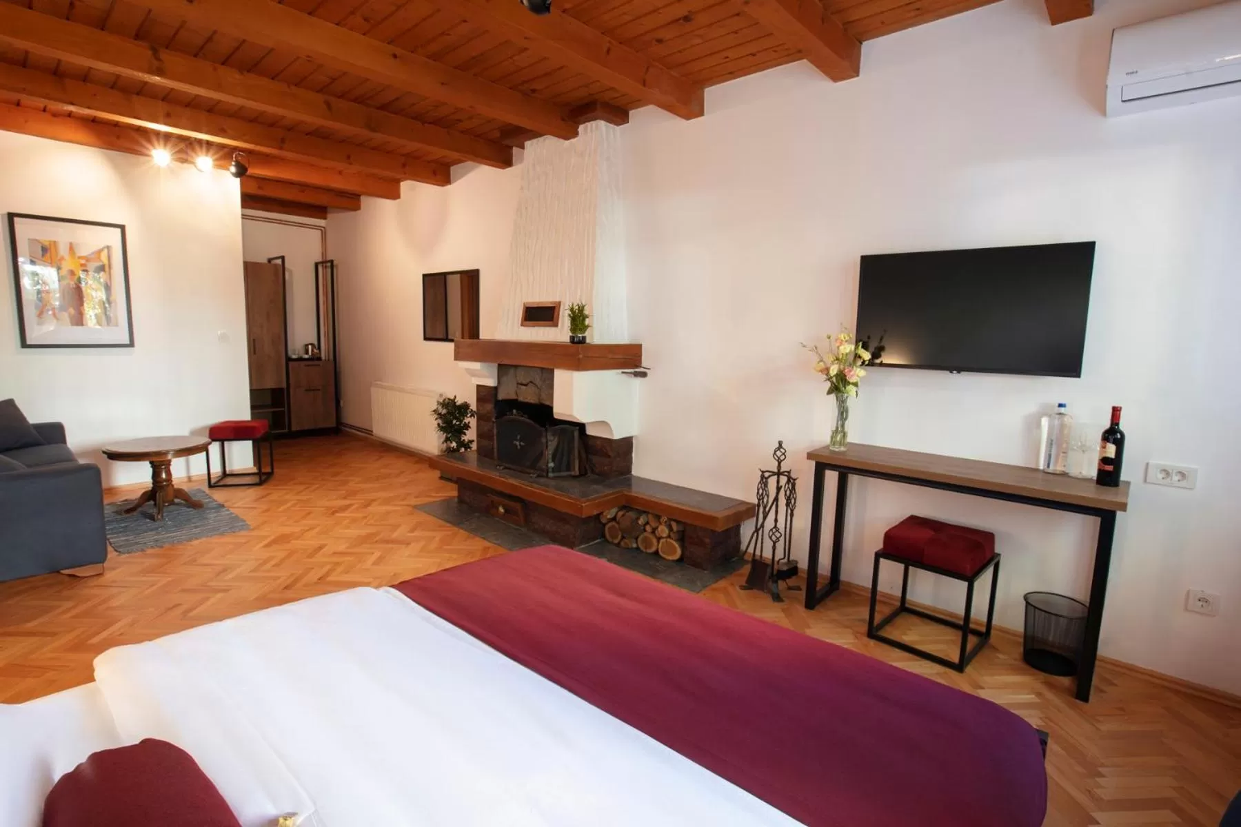 Photo of the whole room, Bed in Grand Boutique Hotel