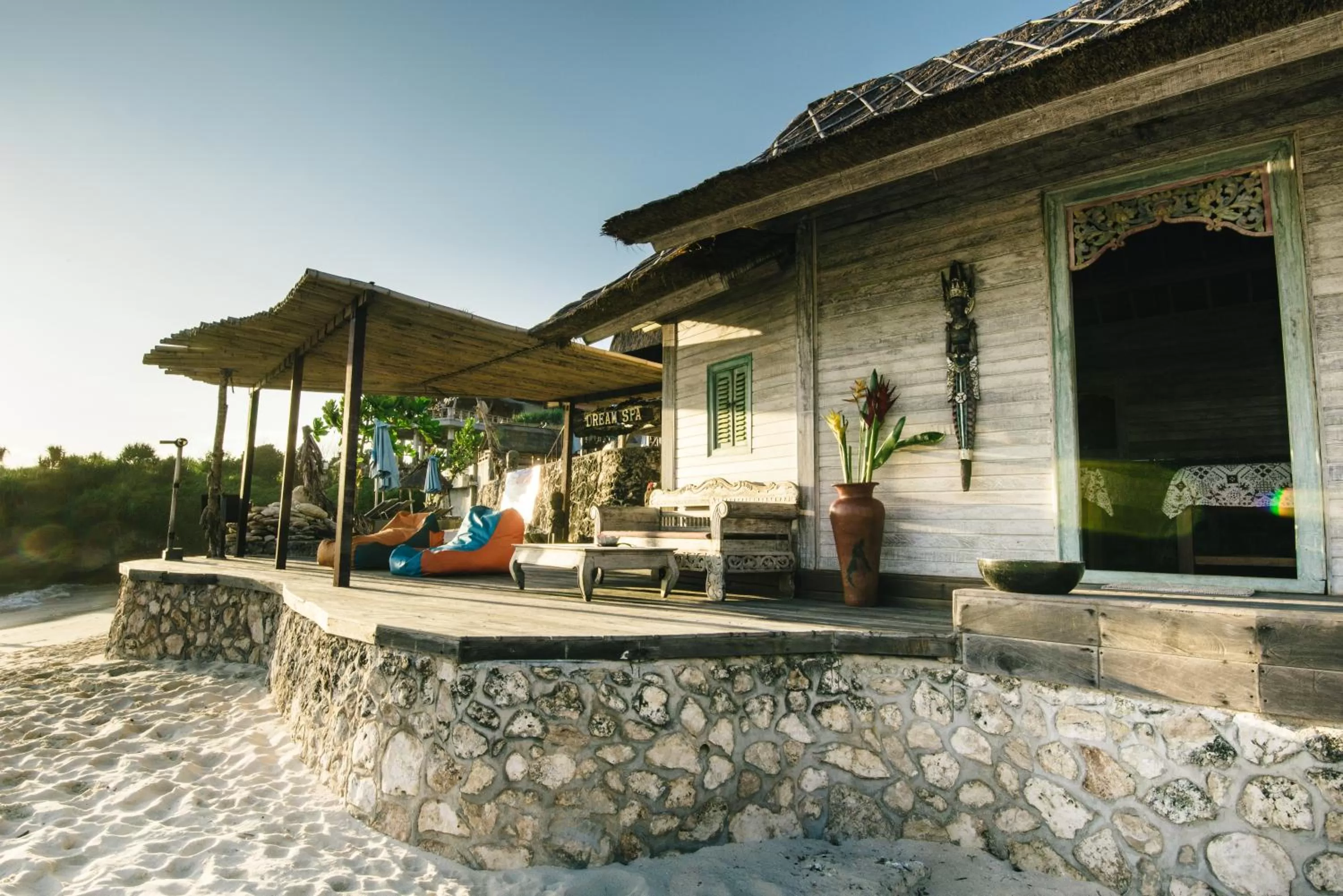Massage in Dream Beach Huts