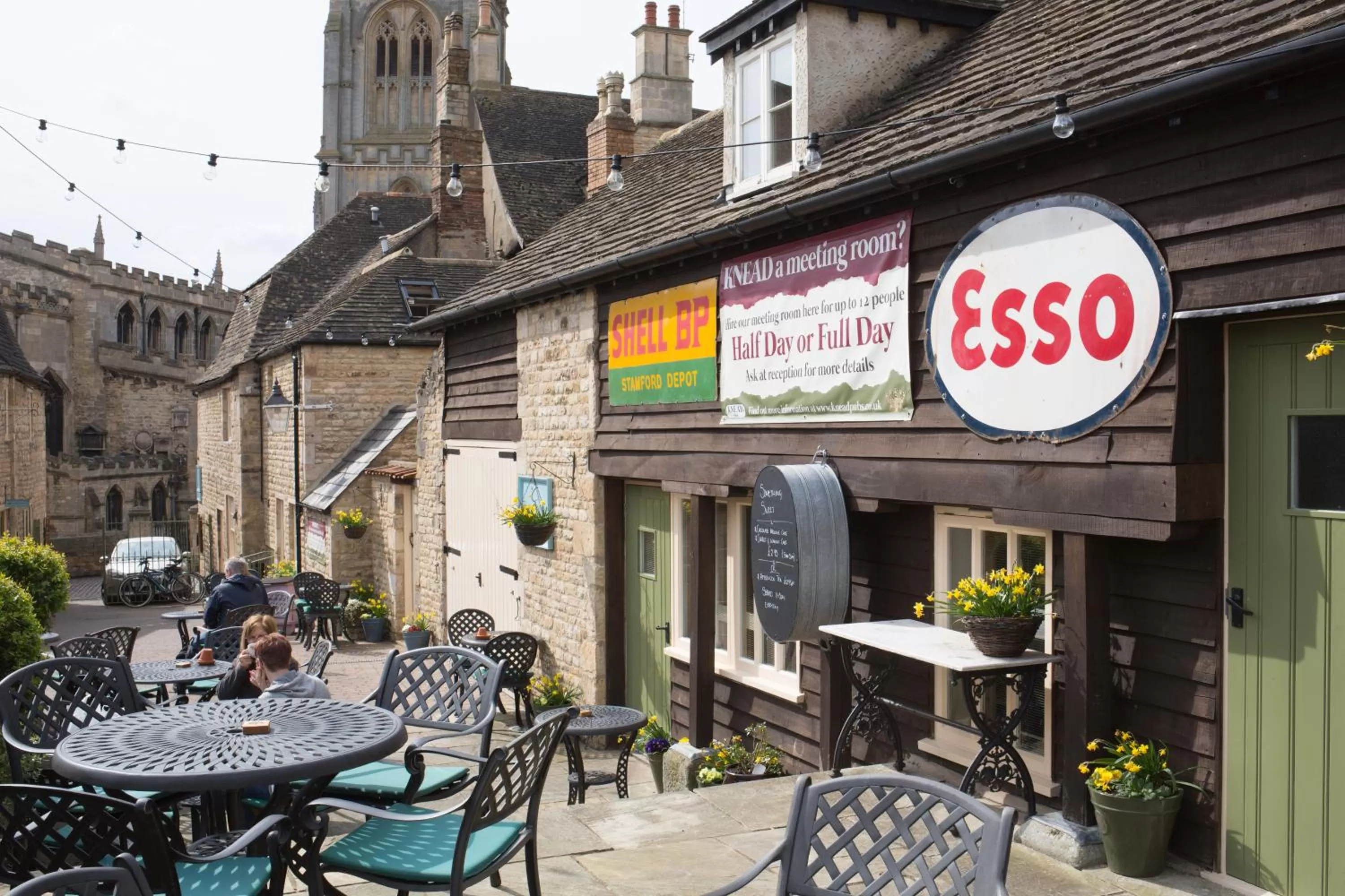 Facade/entrance in Crown Hotel