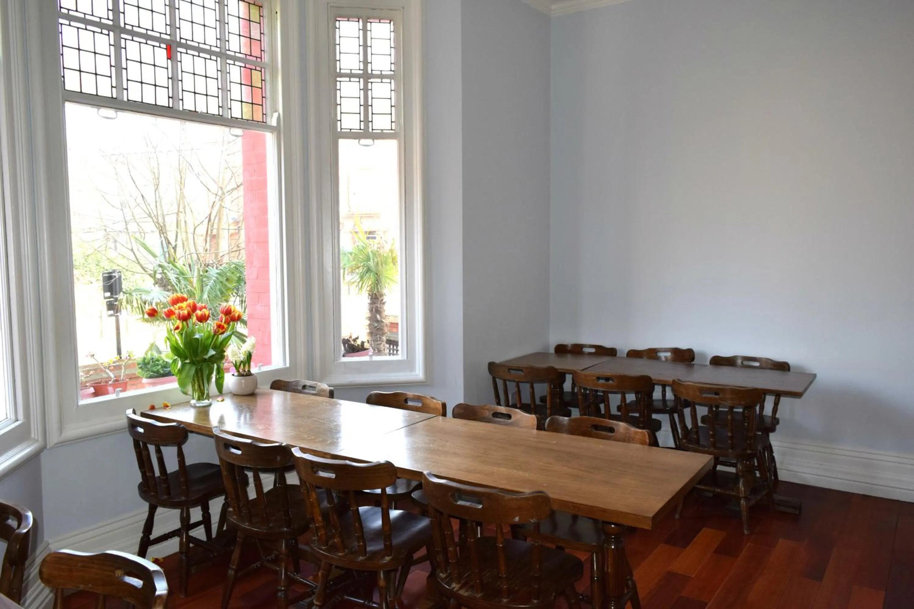 Restaurant/places to eat in Charlie Hotel