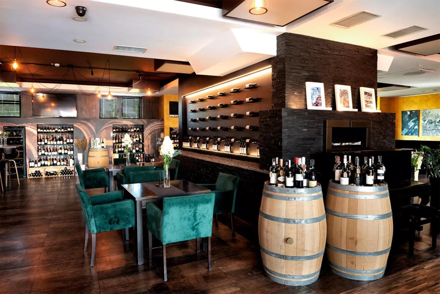 Restaurant/places to eat in Hotel Pogoria Residence