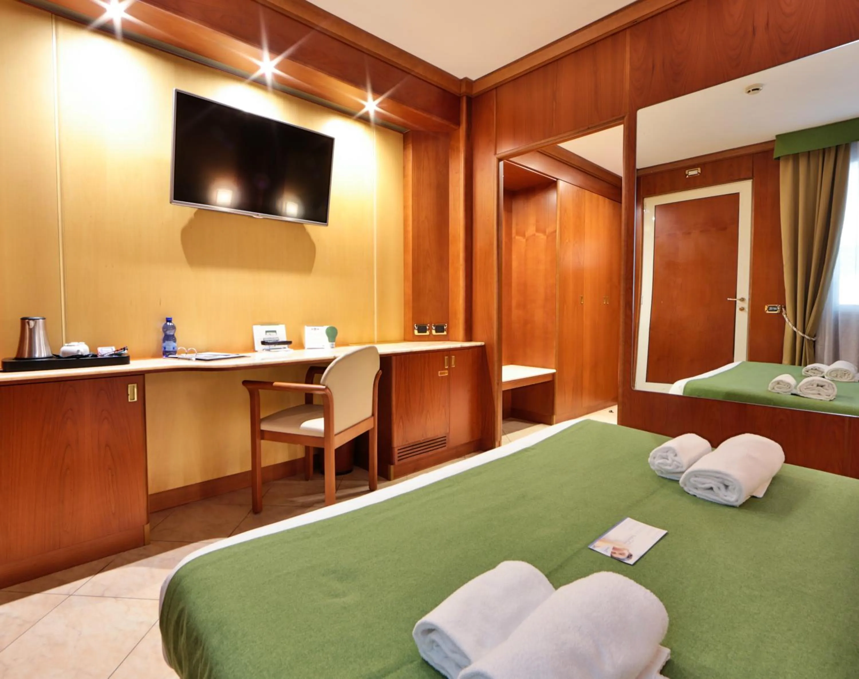 Day, Bed in Best Western Hotel Anthurium