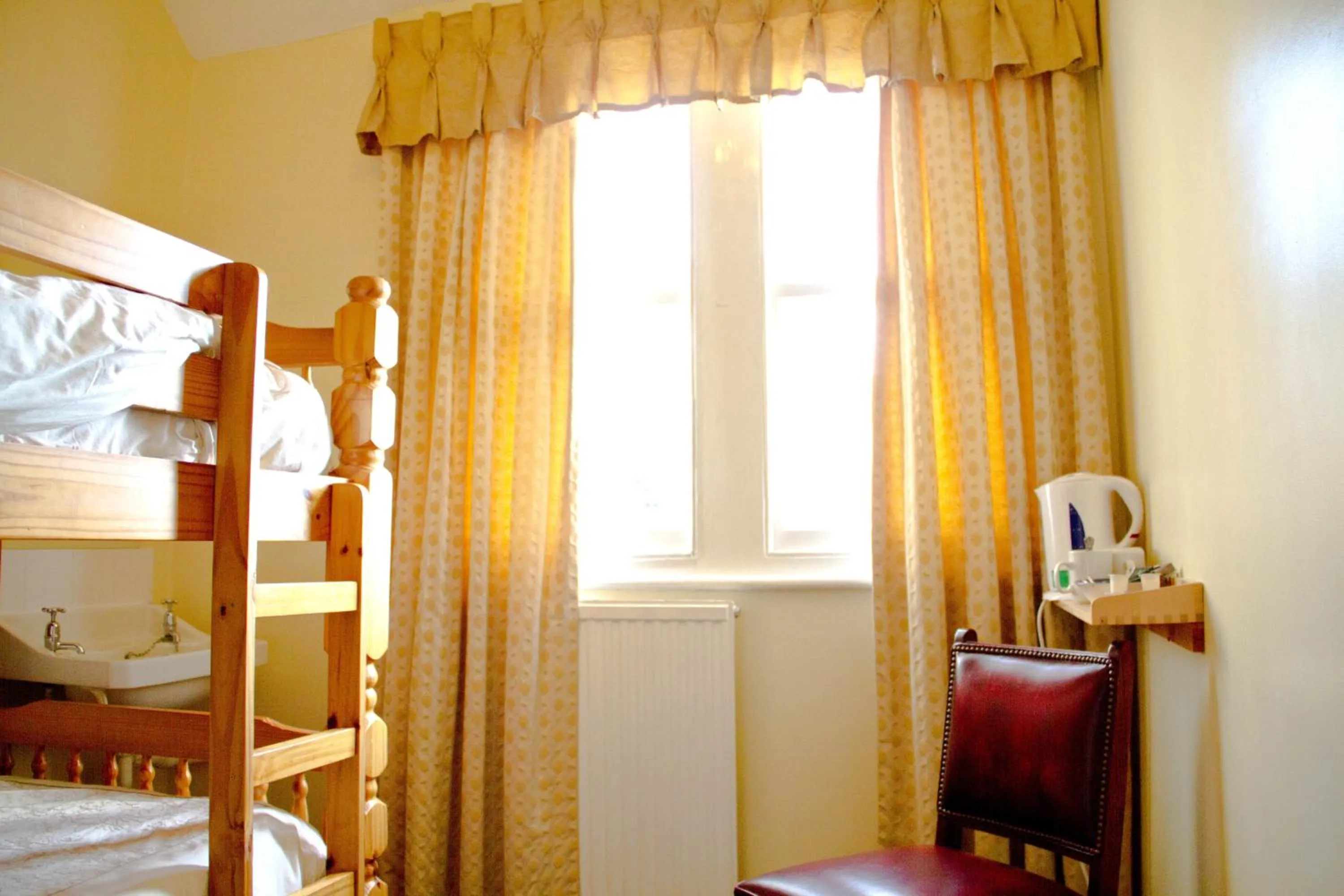 Photo of the whole room, Bed in Llandudno Hostel