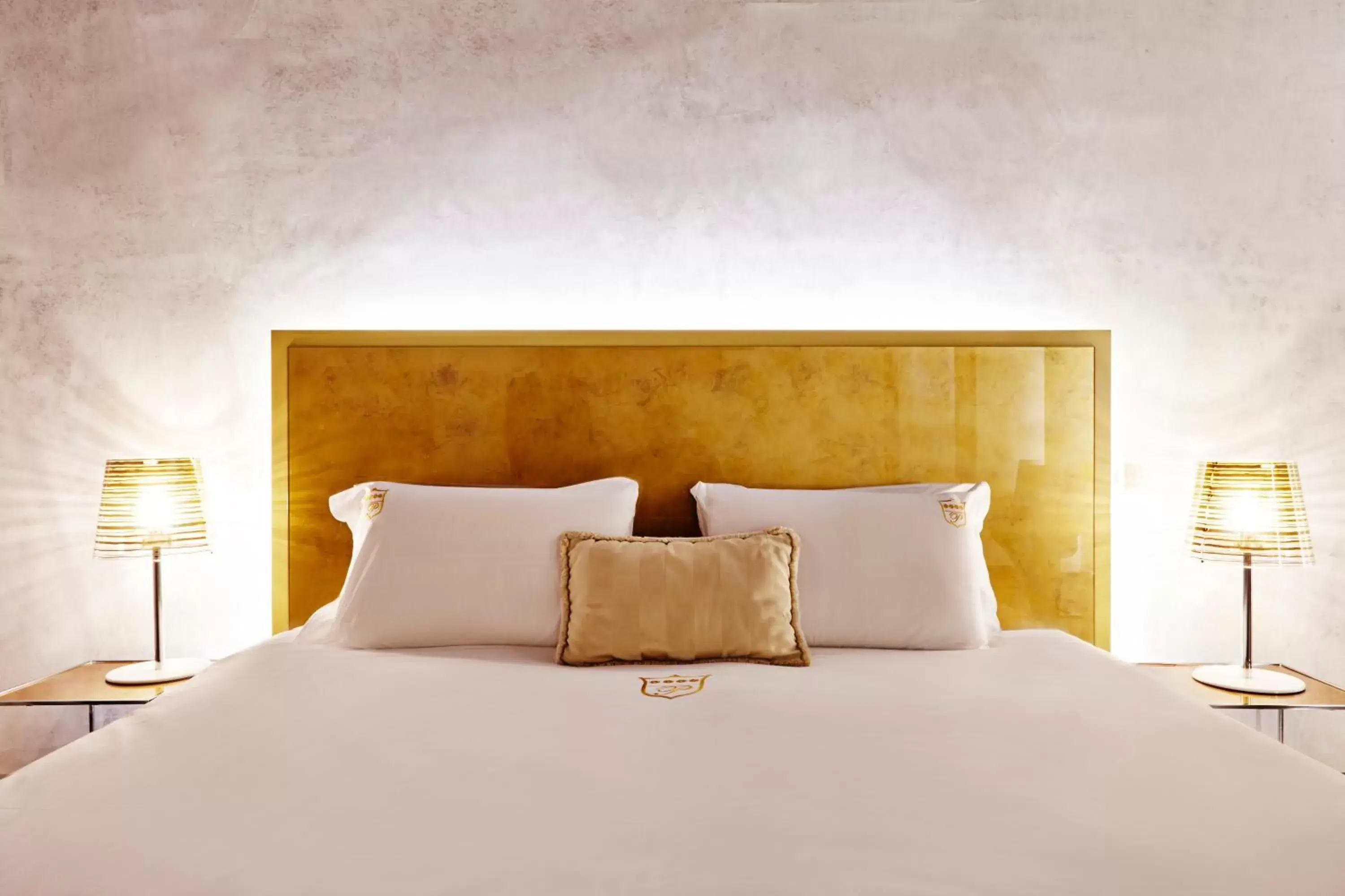 Two-Bedroom Apartment - Separate Building in Palazzo Paruta & Wellness Suites Two-Bedroom Apartment - Separate Building in Palazzo Paruta & Wellness Suites