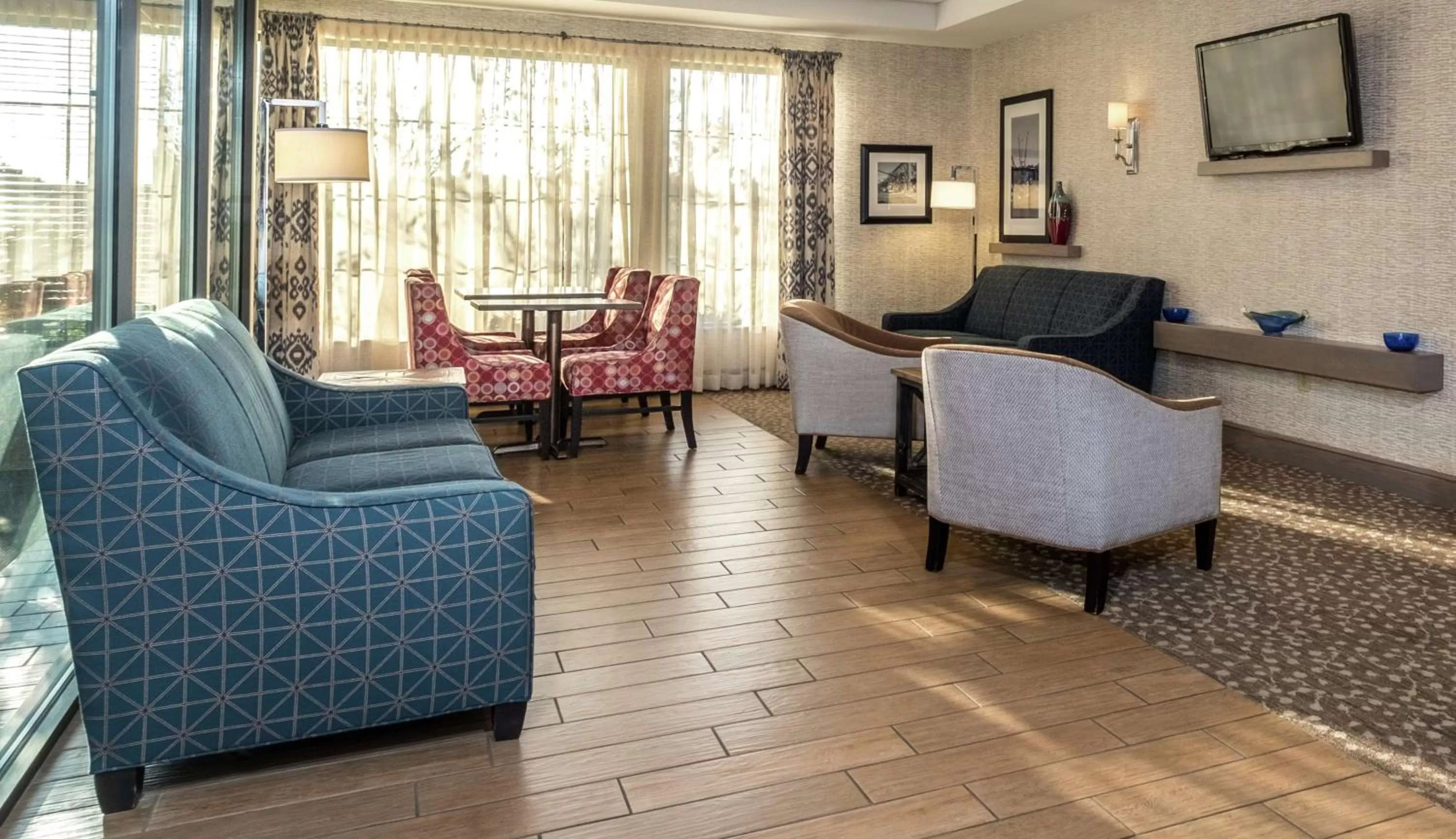 Lobby or reception in Hampton Inn Freeport/Brunswick