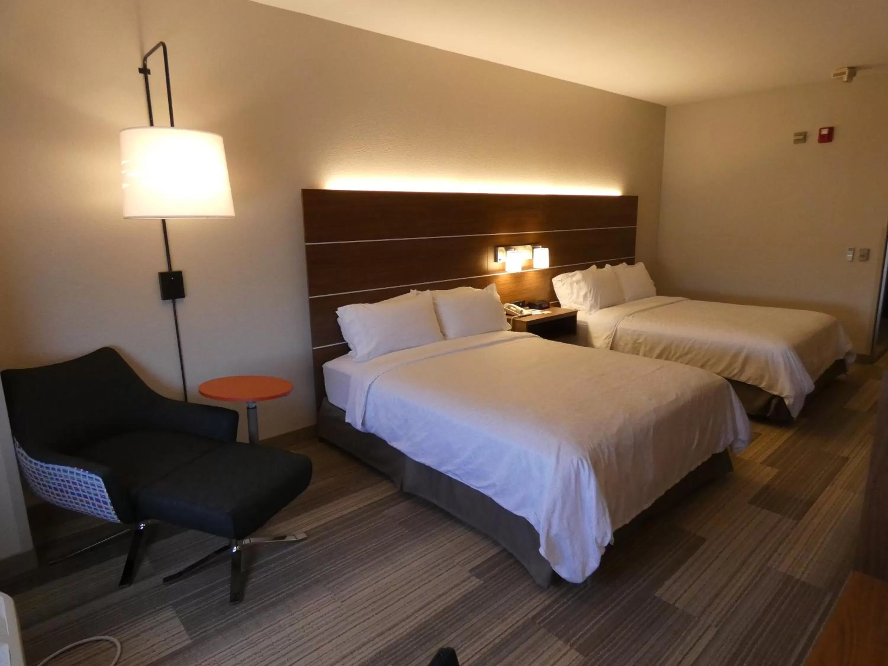 Bedroom, Bed in Holiday Inn Express Hotel & Suites Limon I-70/Exit 359 by IHG