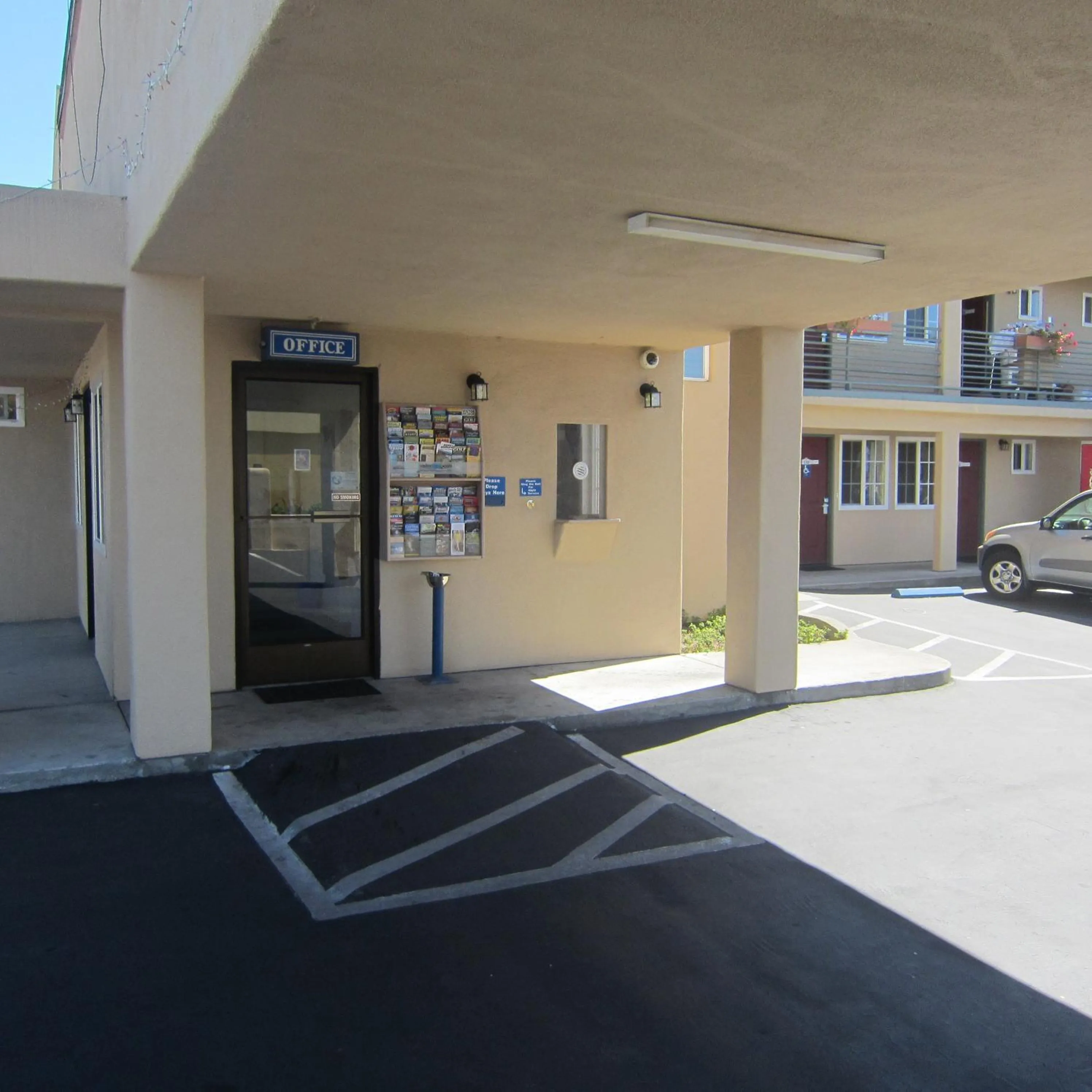 Facade/entrance in Pacific Best Inn