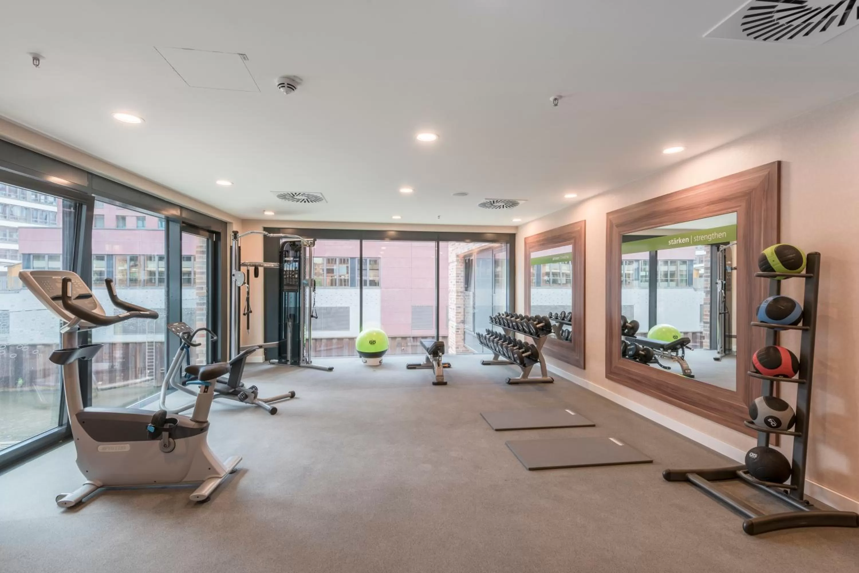 Fitness centre/facilities in Hampton By Hilton Hamburg City Centre