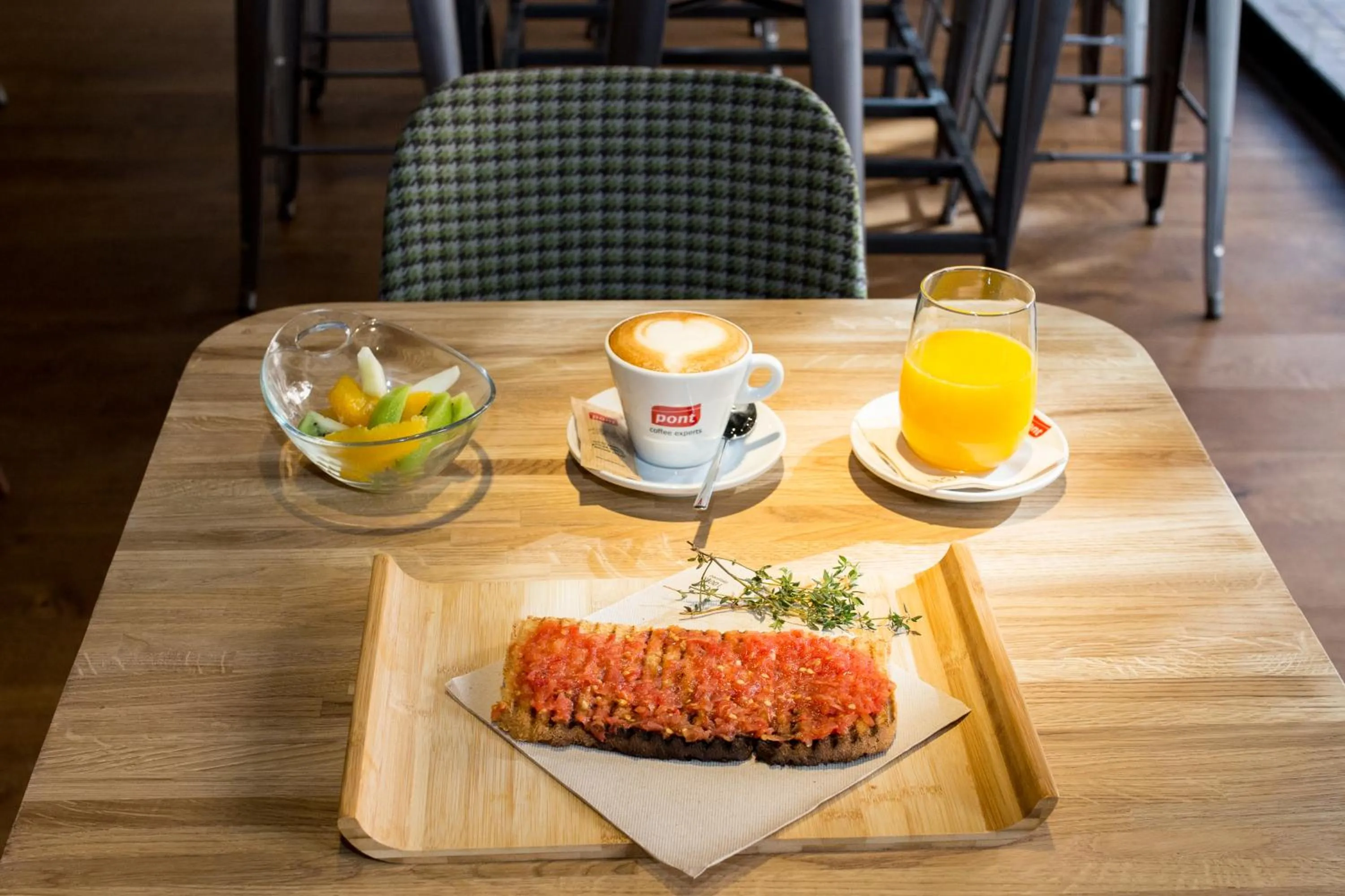 Restaurant/places to eat in Valenciaflats Ciudad de las Ciencias