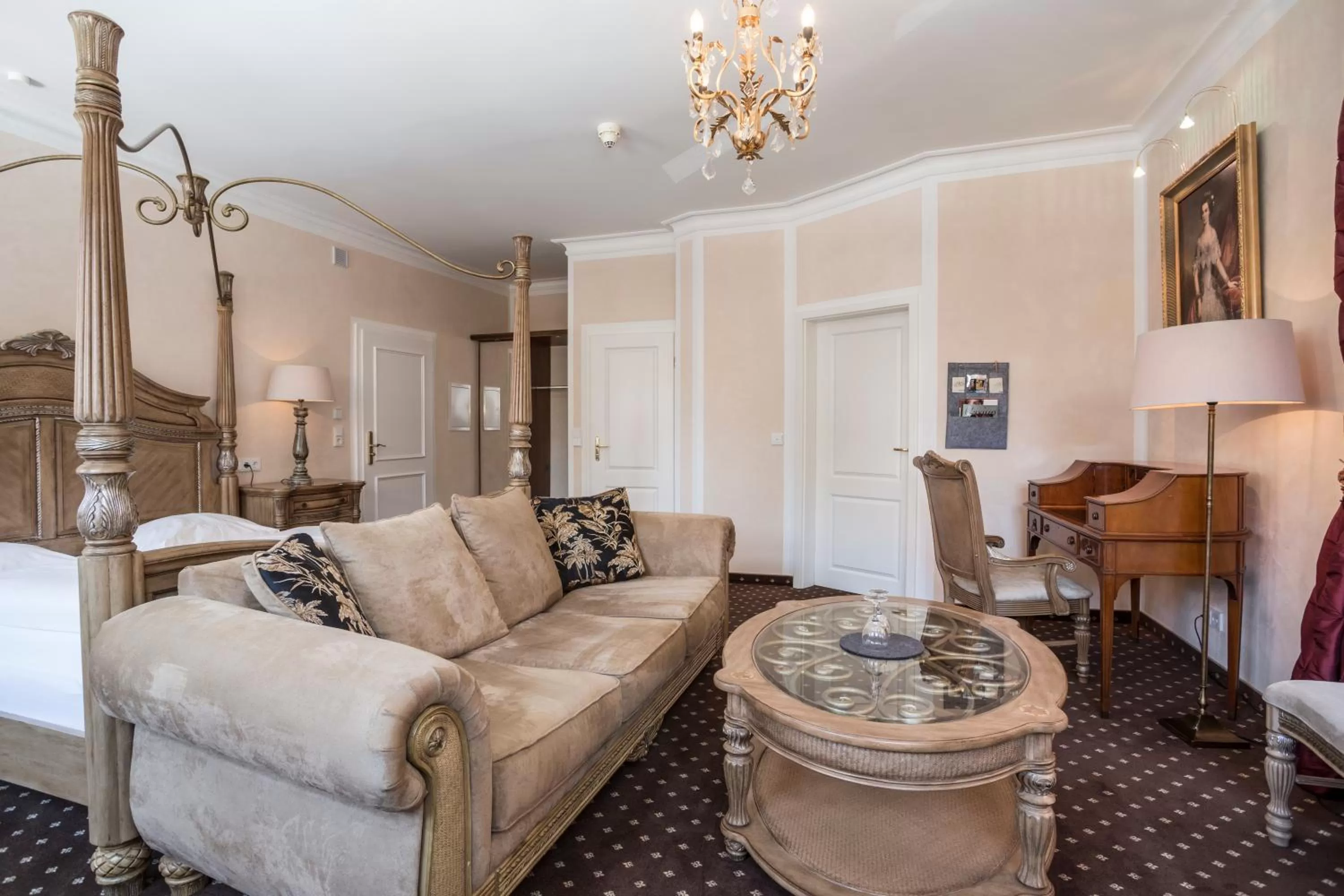 Photo of the whole room in Meiser Altstadt Hotel