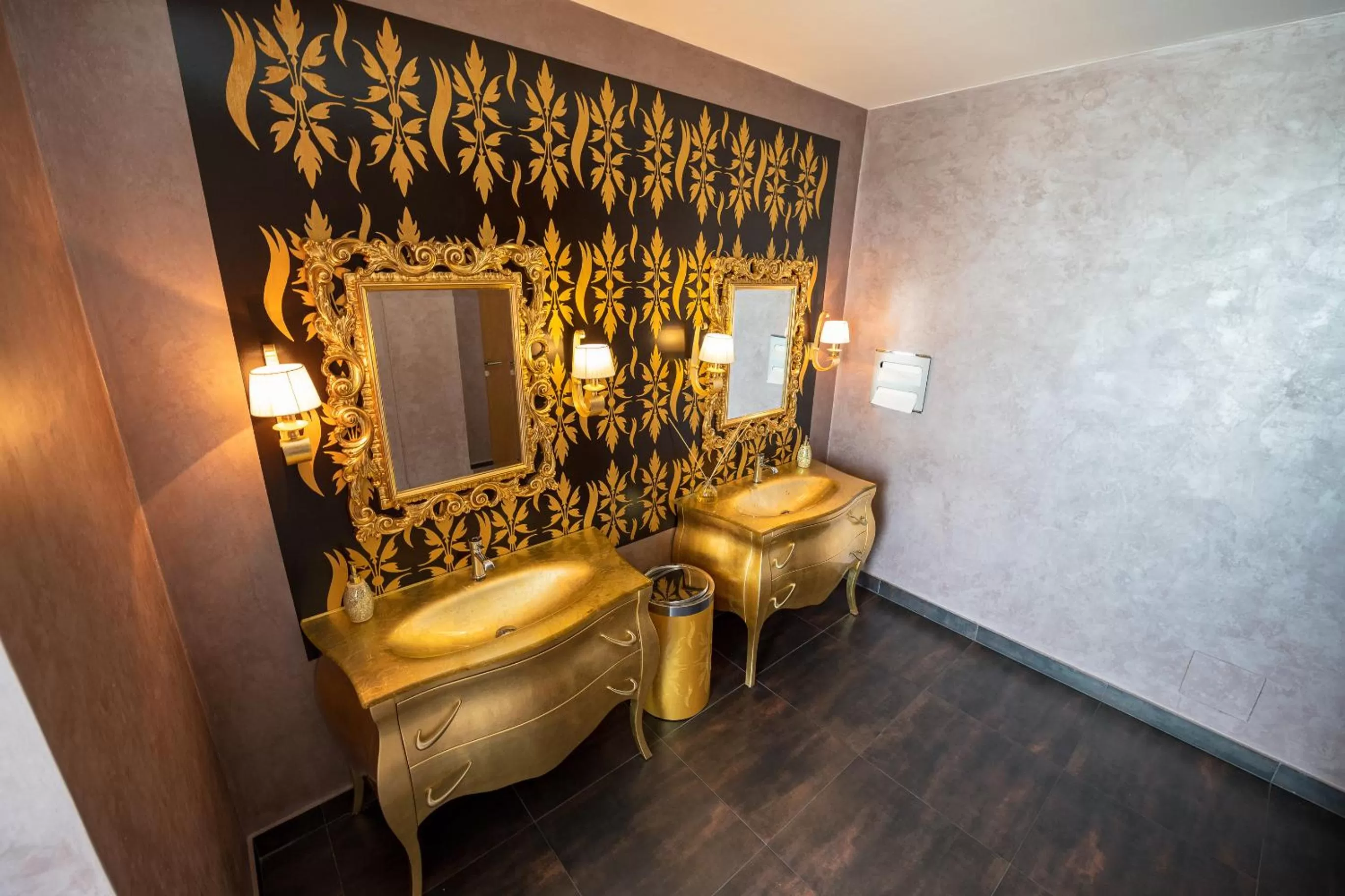 Toilet in Hotel Nationalpark