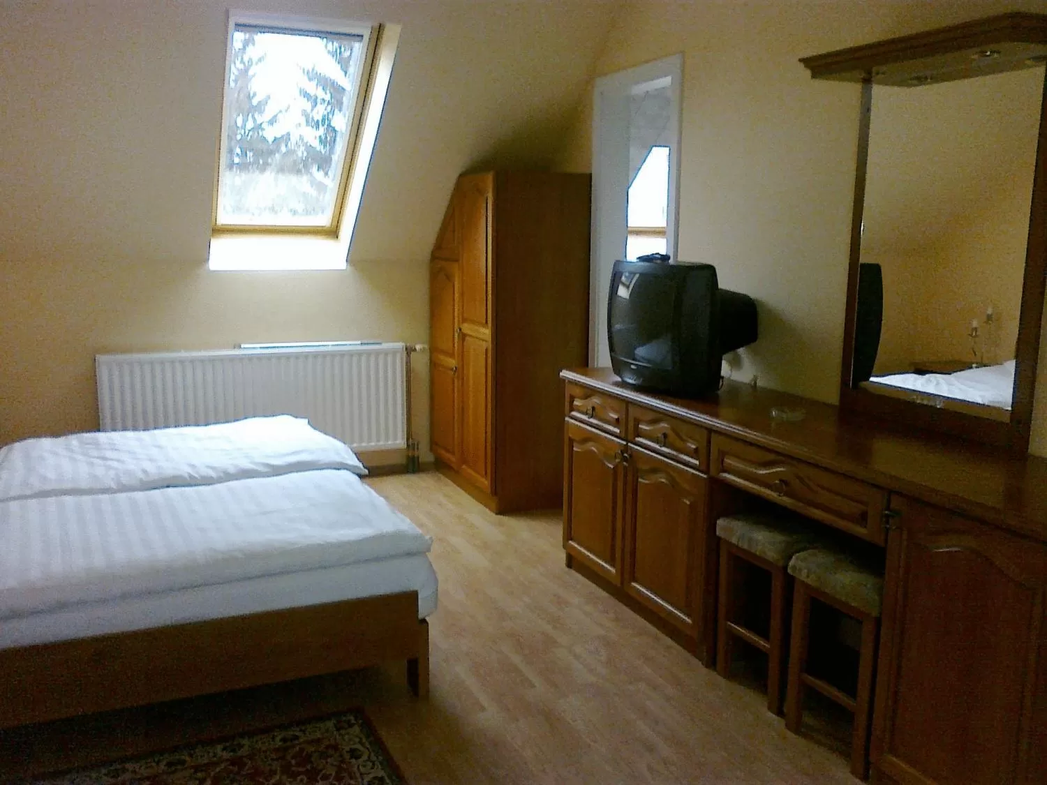 Photo of the whole room, Bed in Szieszta Panzió