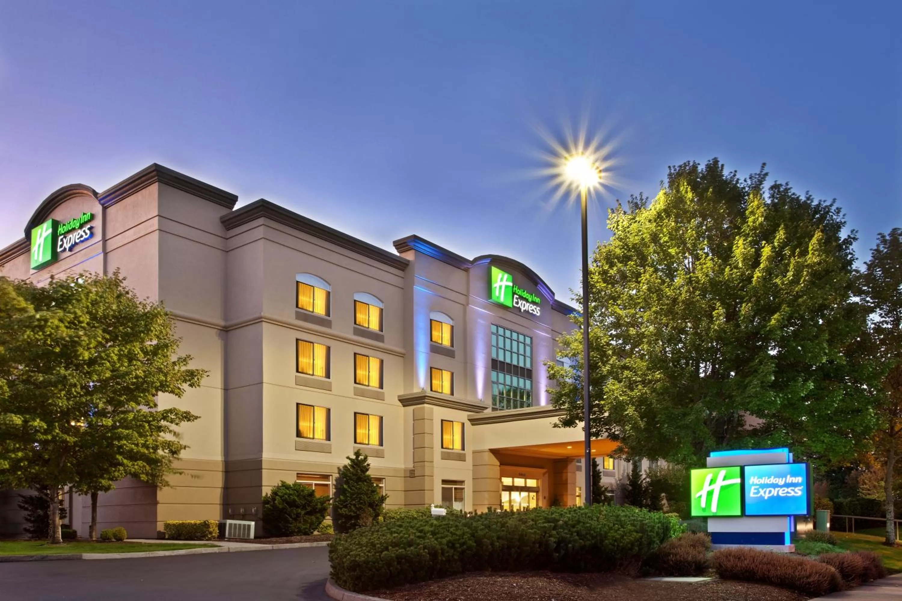 Property building in Holiday Inn Express Portland West/Hillsboro by IHG