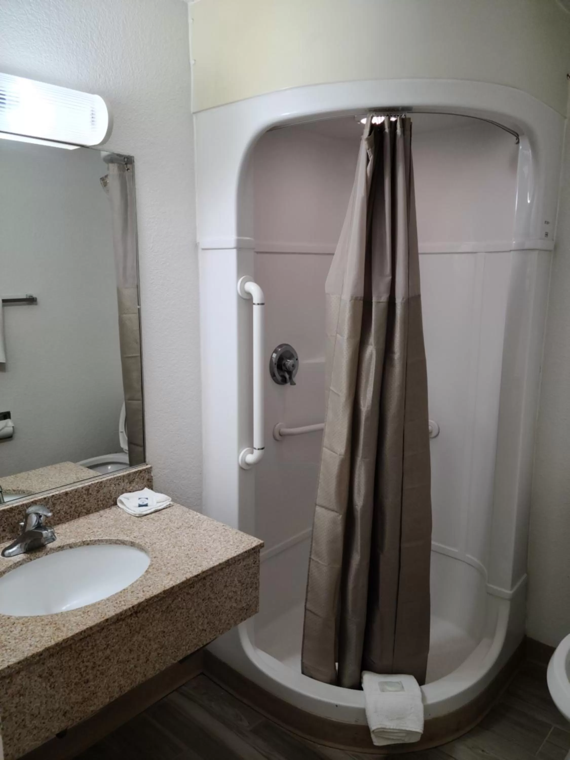 Bathroom in Motel 9 Las Cruces