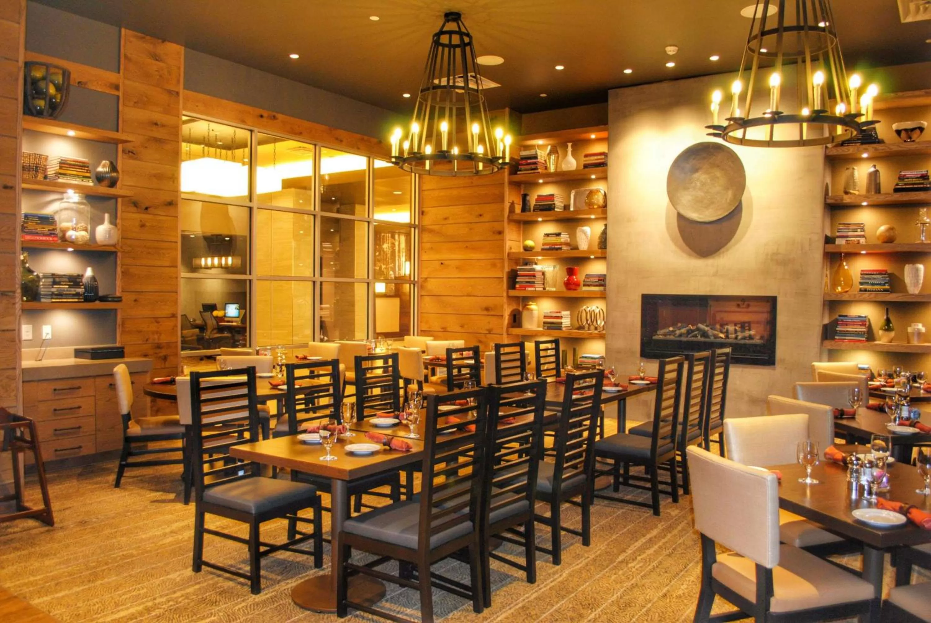 Dining area in DoubleTree by Hilton Hotel Reading