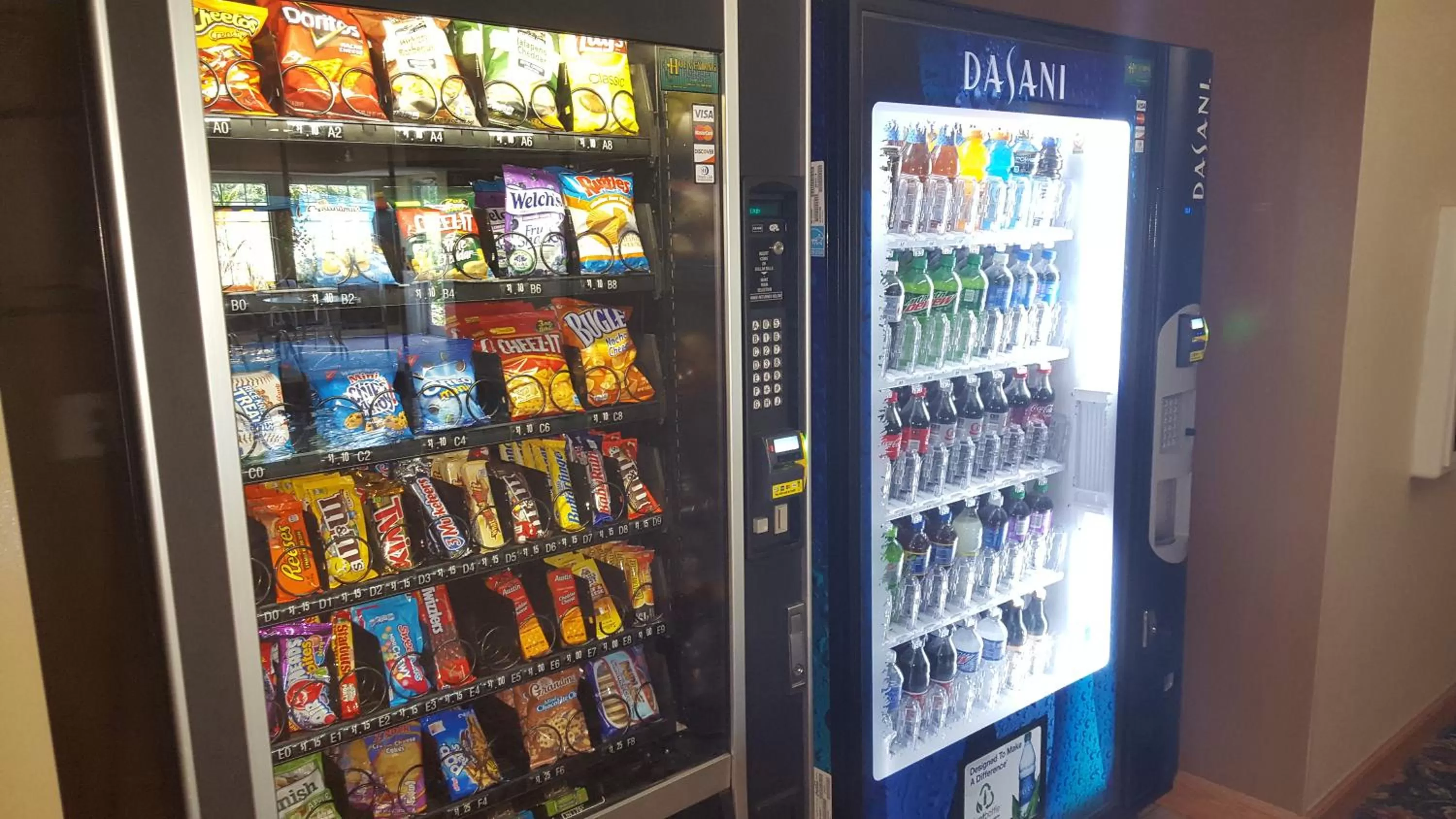 Non alcoholic drinks in Country Inn & Suites by Radisson, Bloomington-Normal West, IL