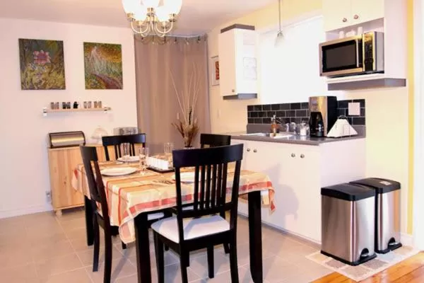 Dining Area in Gite Confort