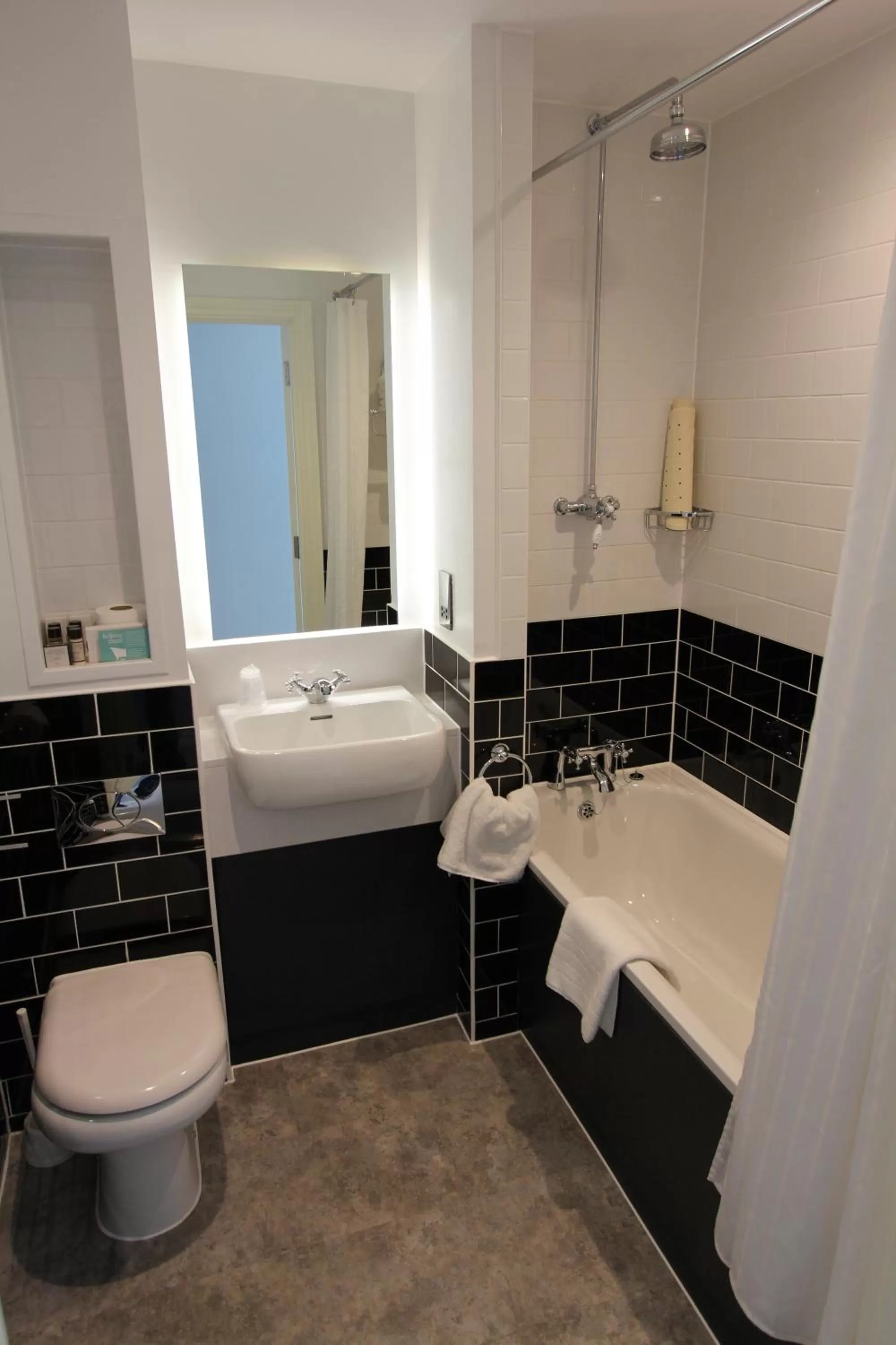 Bathroom in Yarrow Hotel