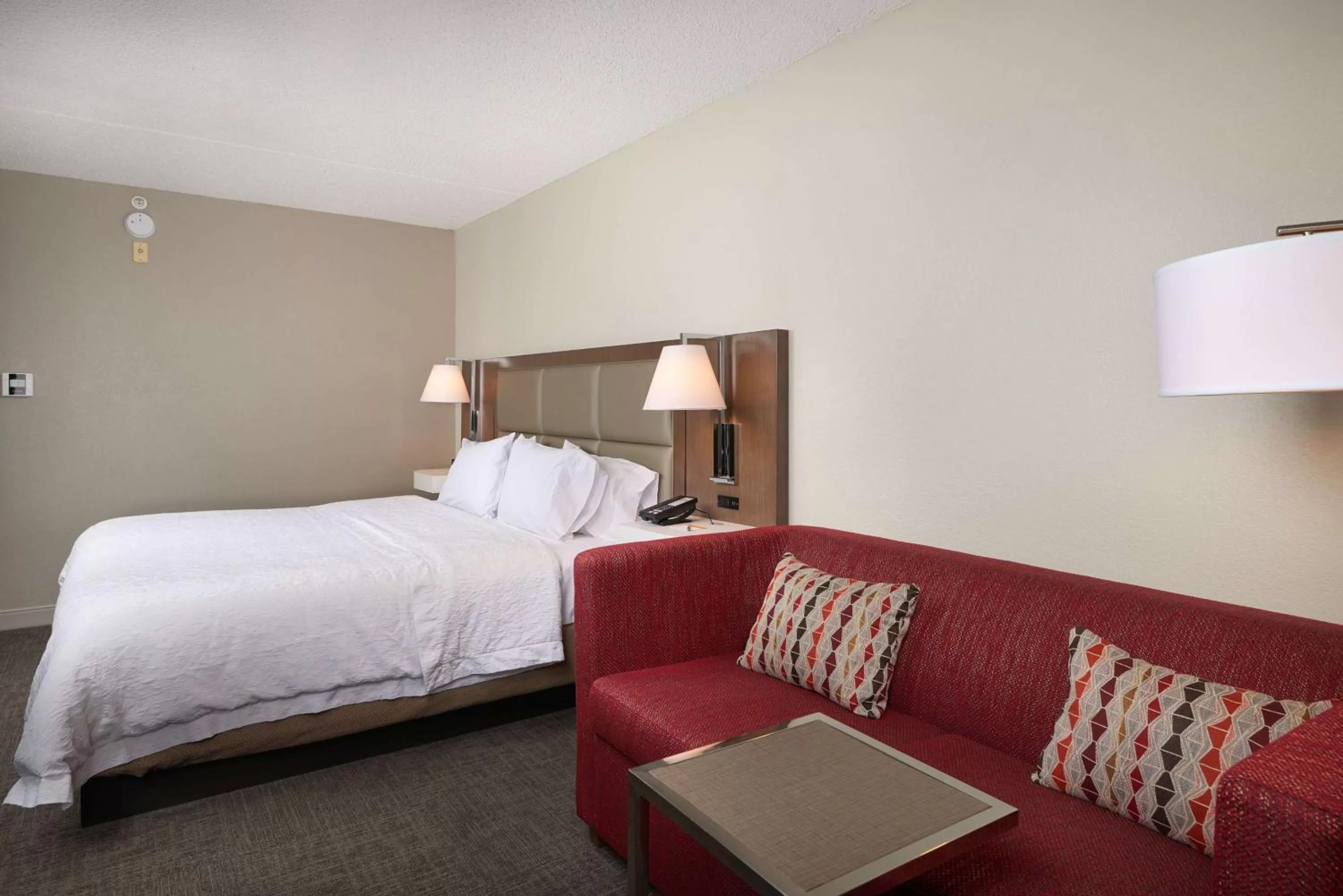 Bed in Hampton Inn Glendale-Peoria