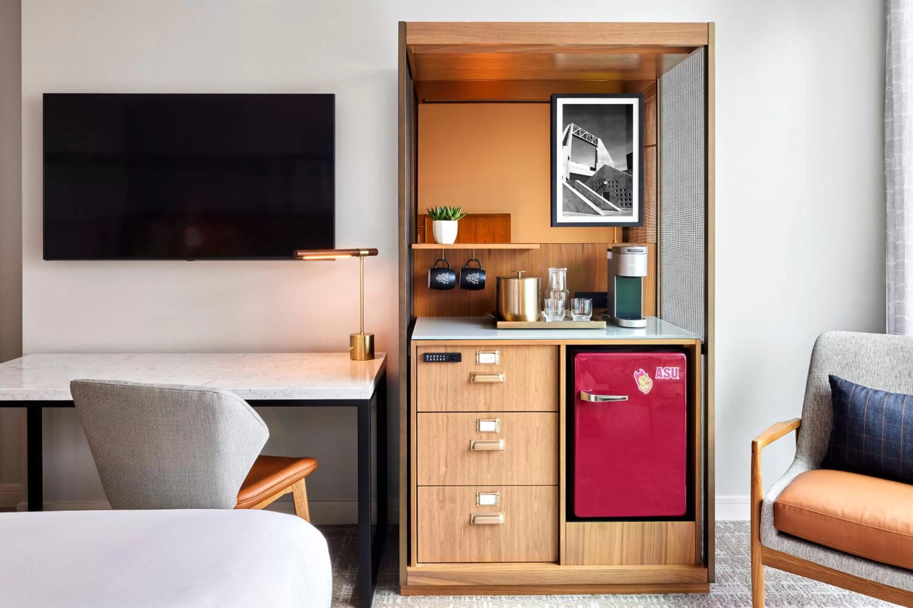 Photo of the whole room in Omni Tempe Hotel at ASU