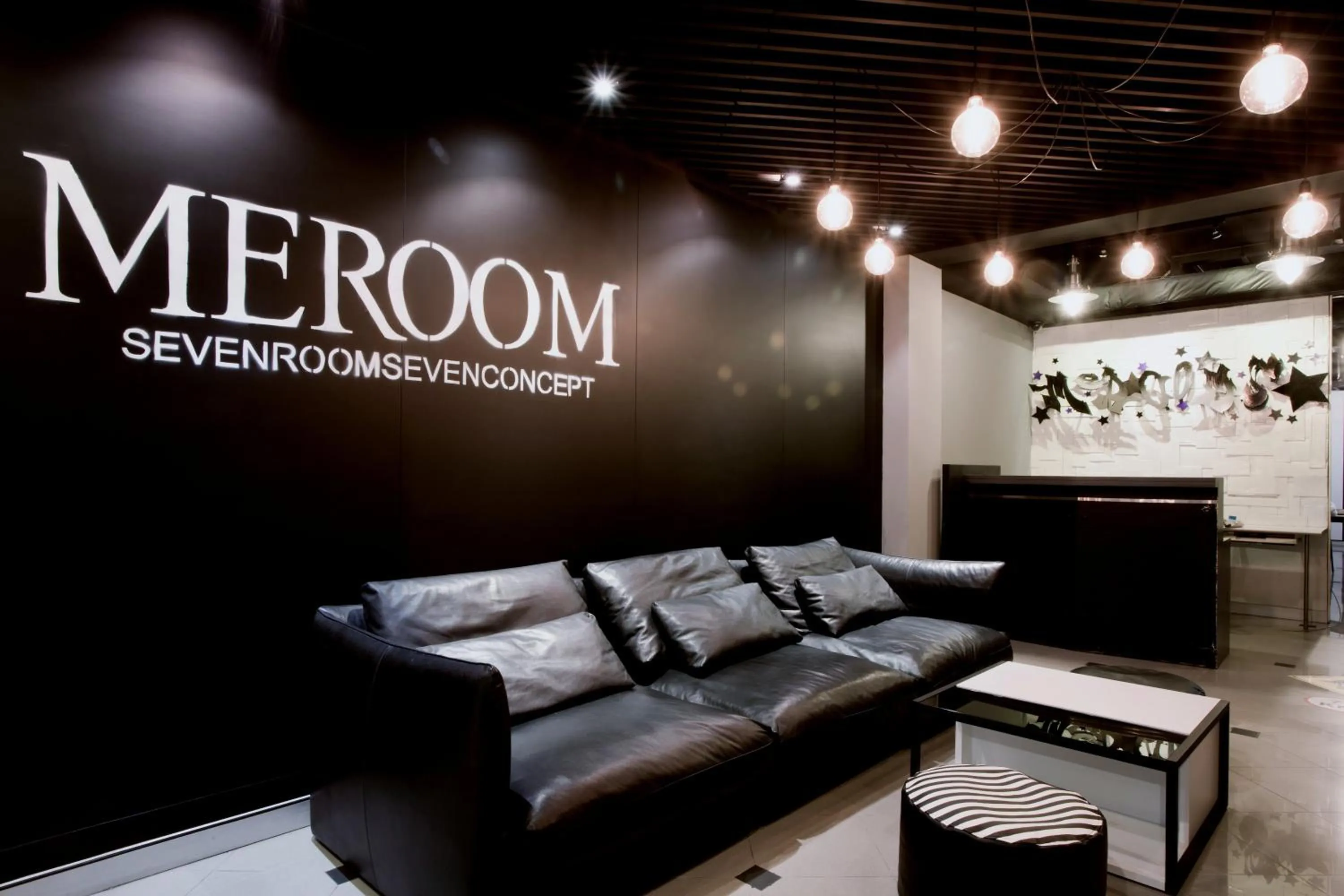 Lobby or reception in Meroom