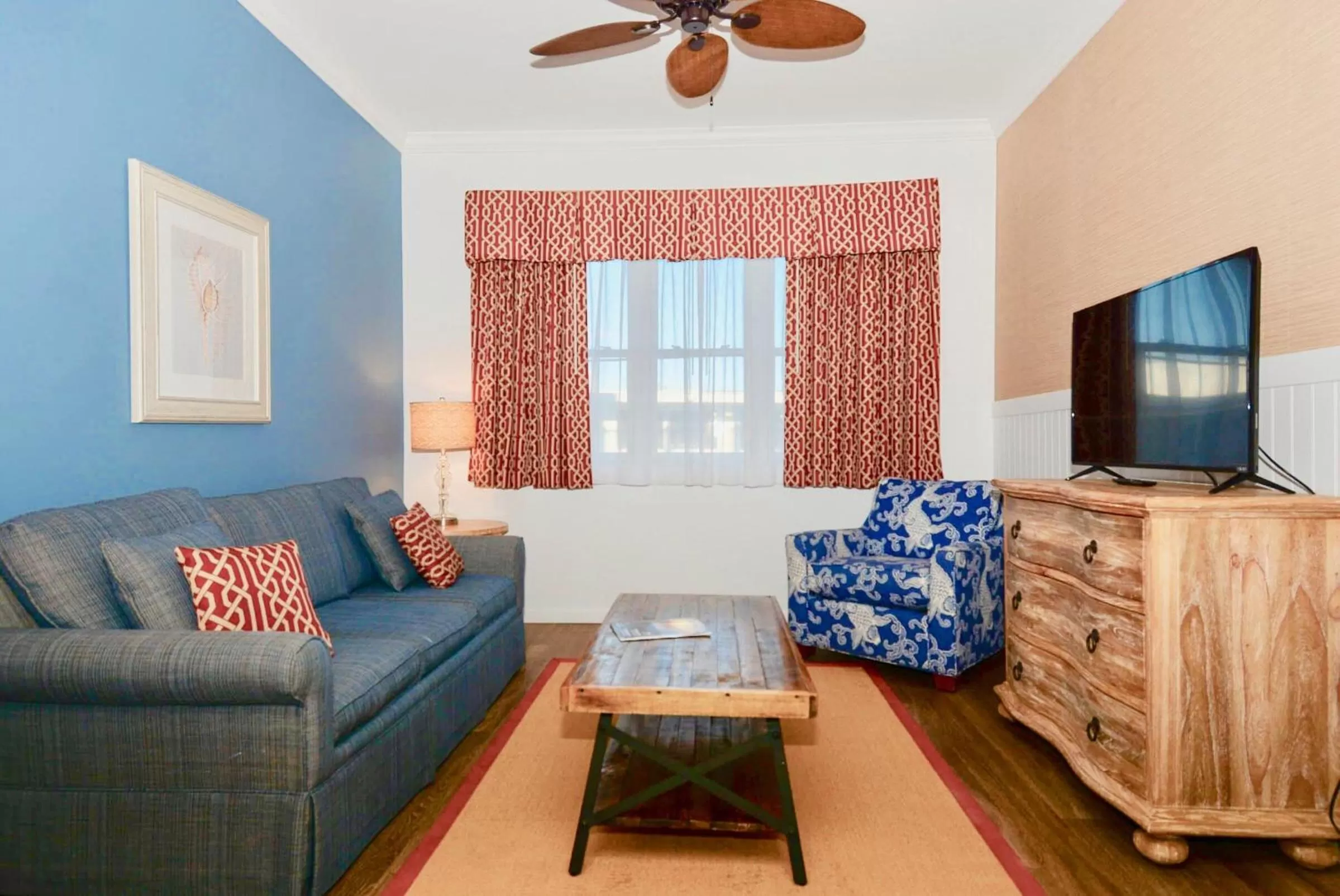 TV and multimedia in Avenue Inn & Spa