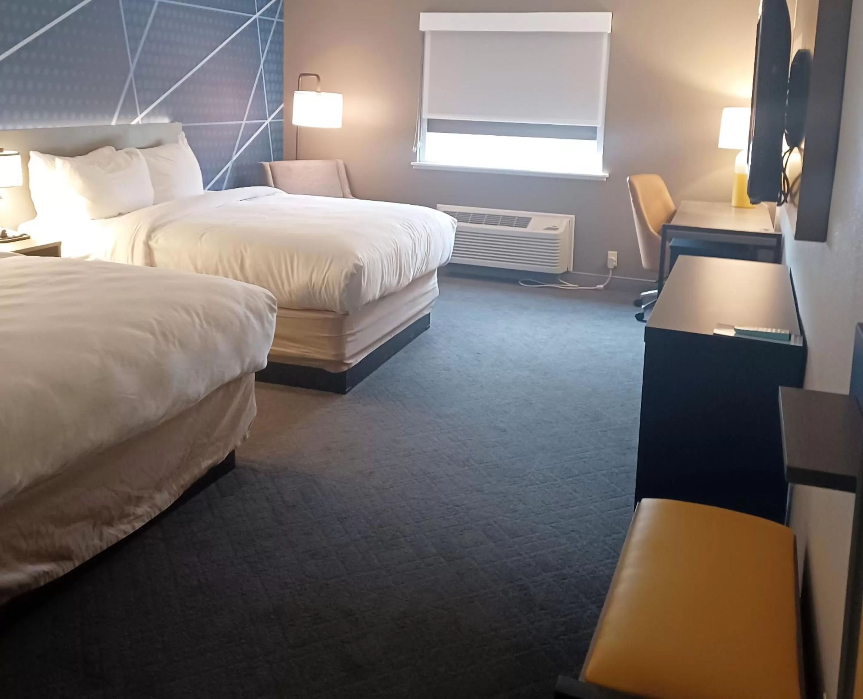 Bed in Comfort Inn Edinburgh - Columbus