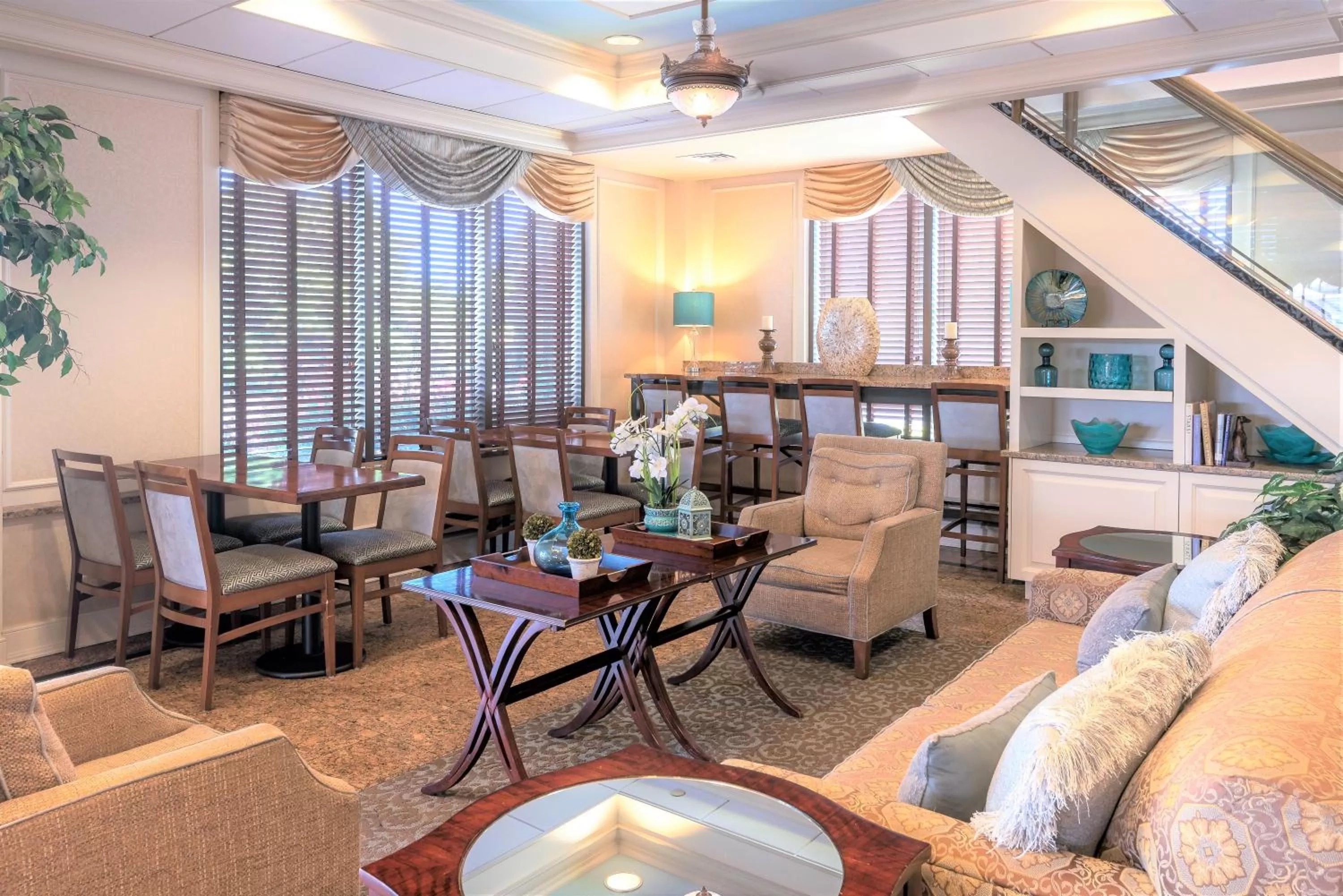 Lobby or reception in Five Towns Inn - JFK Airport