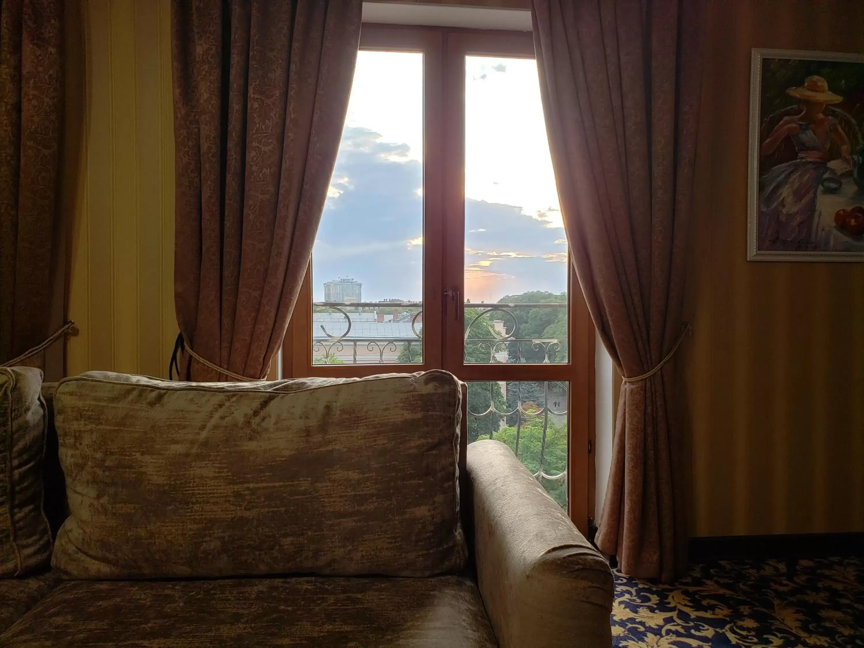 Suite Apartment with 2 French Balcony in Boutique Hotel California Suite Apartment with 2 French Balcony in Boutique Hotel California